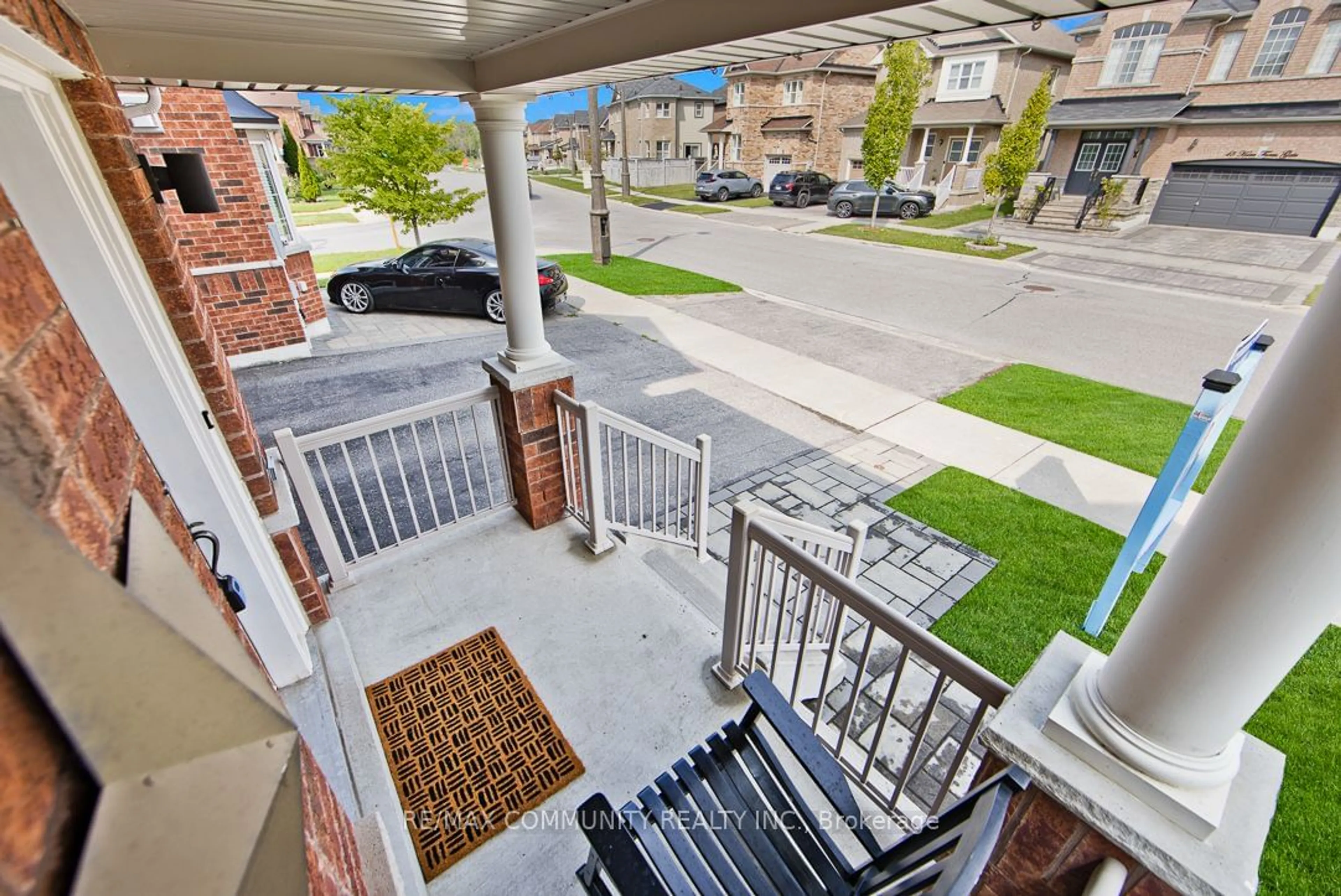 Patio, street for 44 Hare Farm Gate, Whitchurch-Stouffville Ontario L4A 0Y6