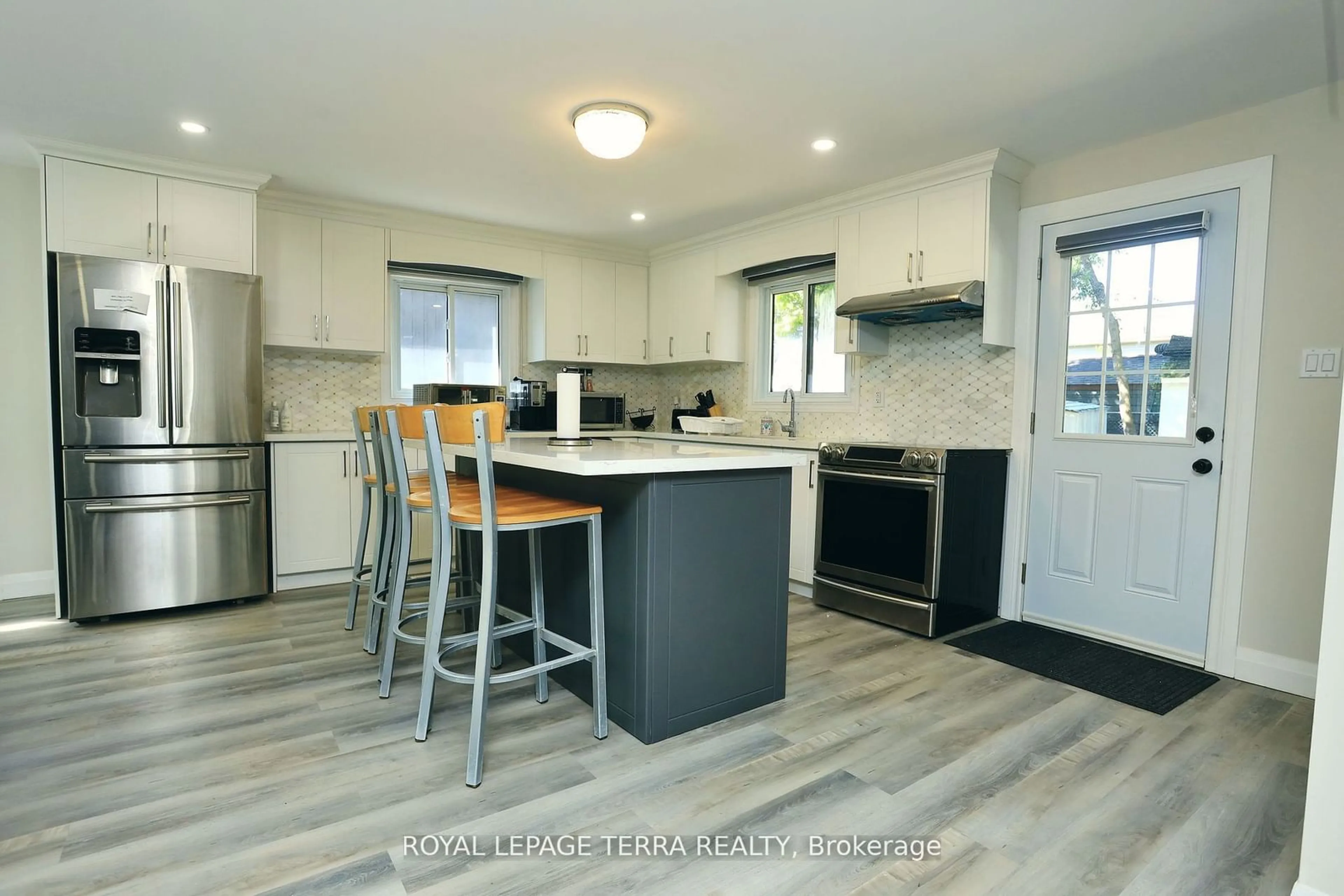 Open concept kitchen, unknown for 1786 St John's Rd, Innisfil Ontario L0M 1S0