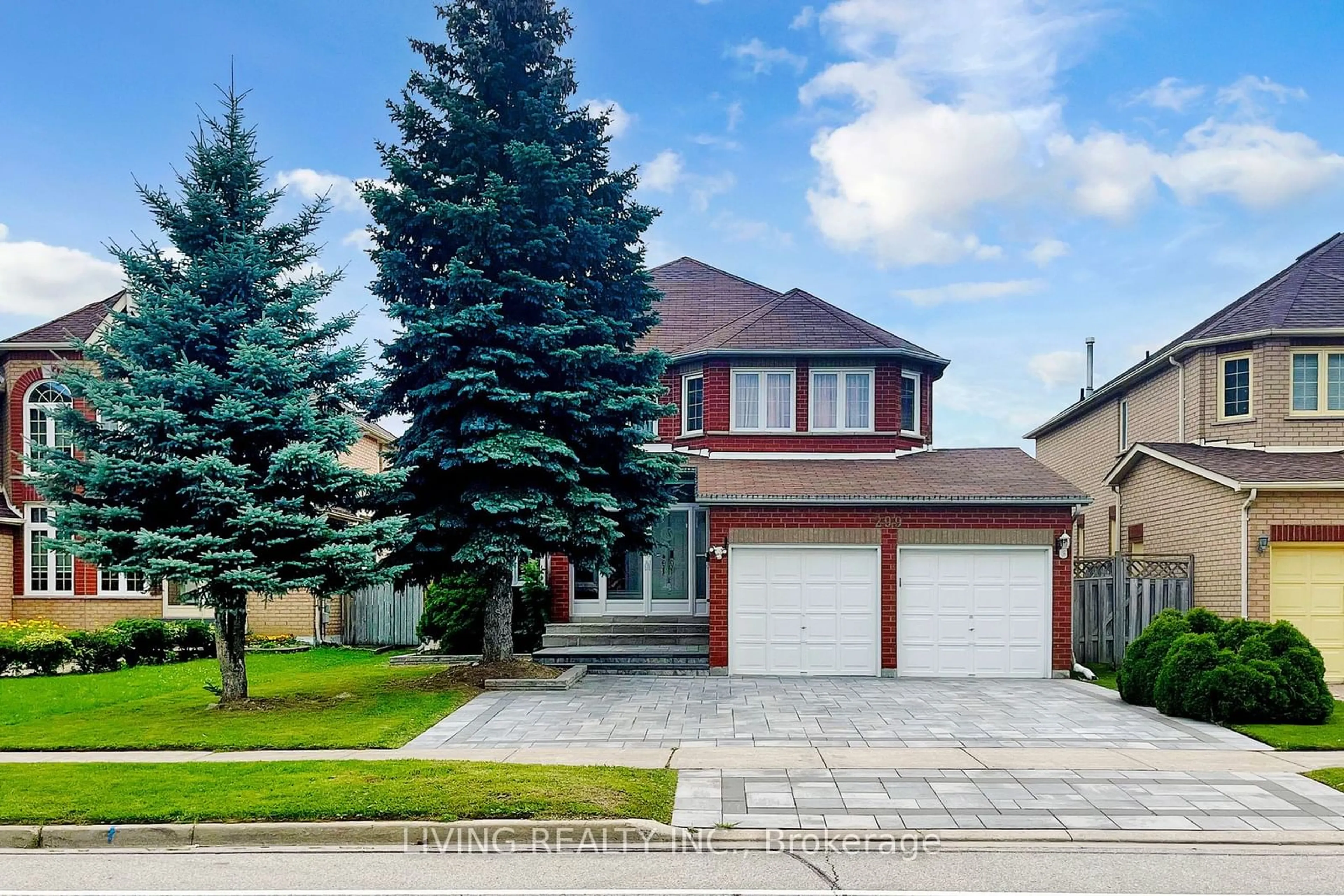 Home with vinyl exterior material, street for 299 Highglen Ave, Markham Ontario L3S 3M1