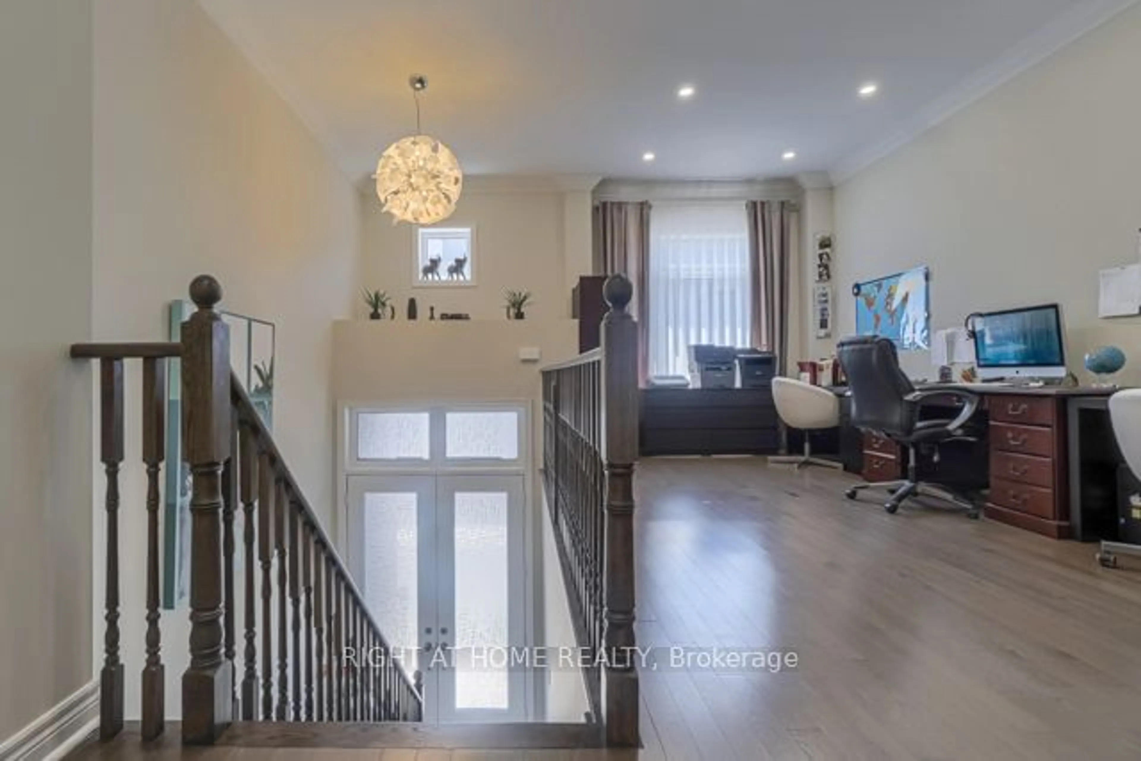 Indoor foyer for 12 Laskin Dr, Vaughan Ontario L6A 5A4