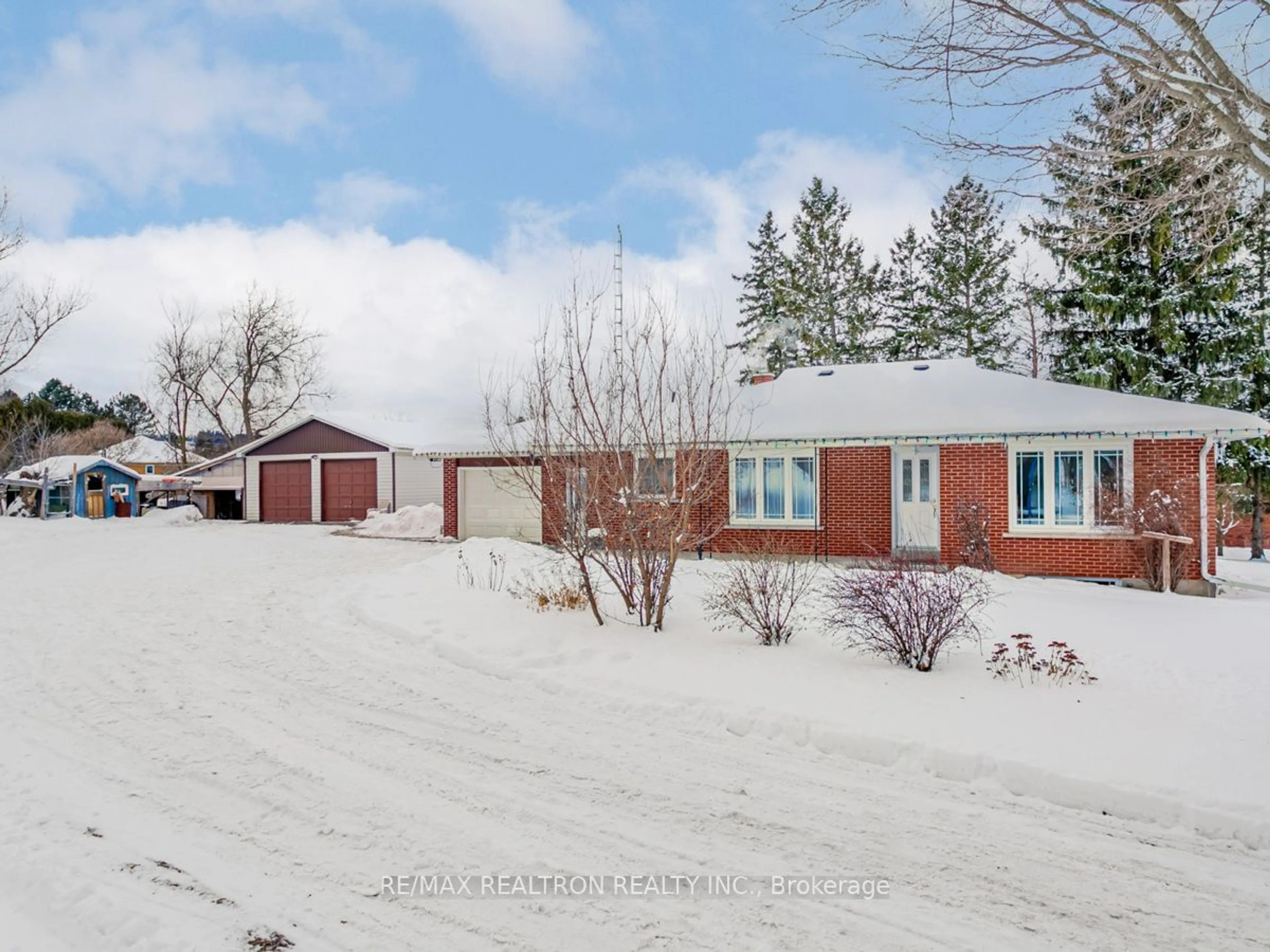 A pic from outside/outdoor area/front of a property/back of a property/a pic from drone, street for 6041 3rd Line, New Tecumseth Ontario L0G 1W0