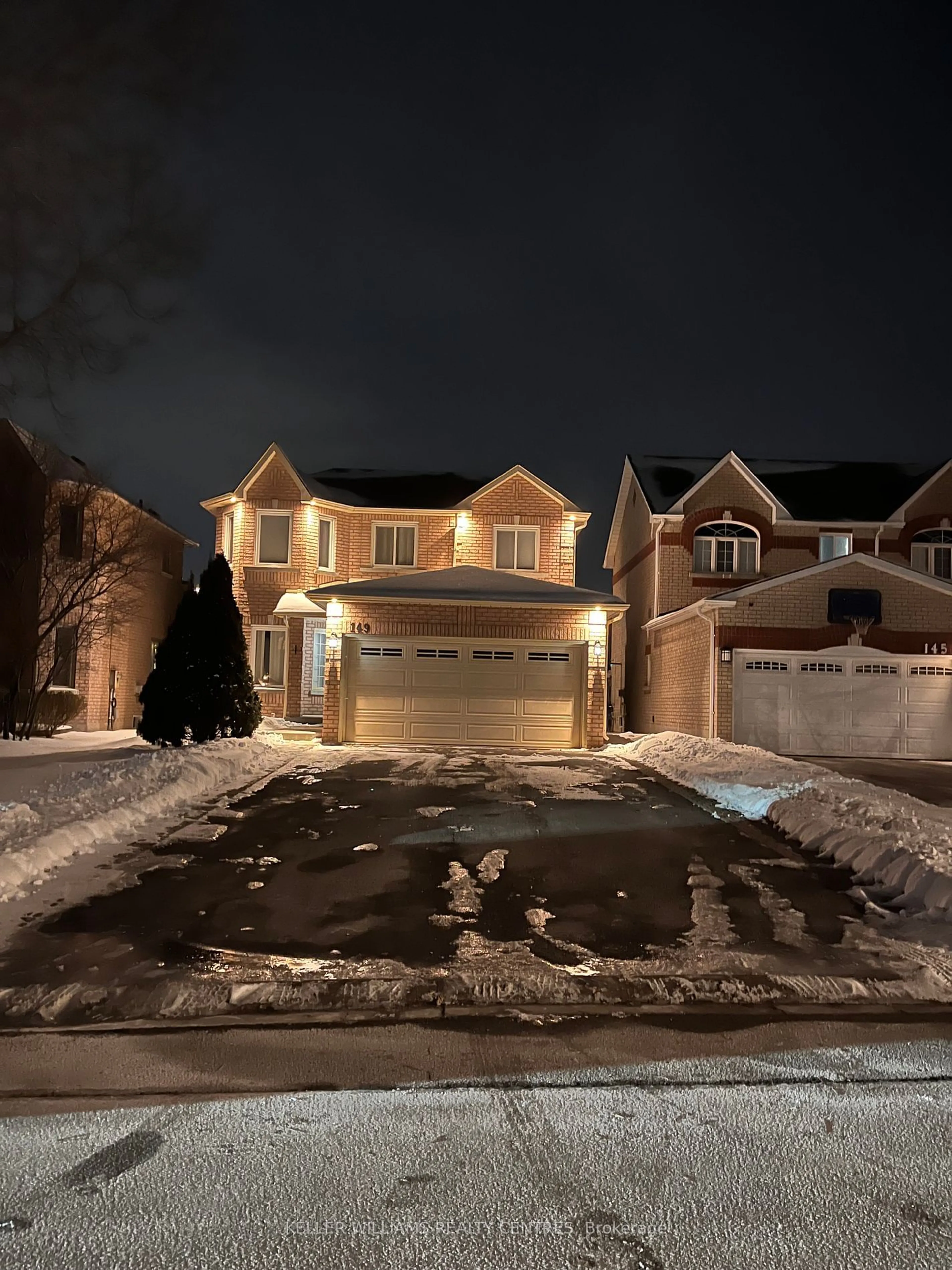 A pic from outside/outdoor area/front of a property/back of a property/a pic from drone, street for 149 Cherokee Dr, Vaughan Ontario L6A 1X1