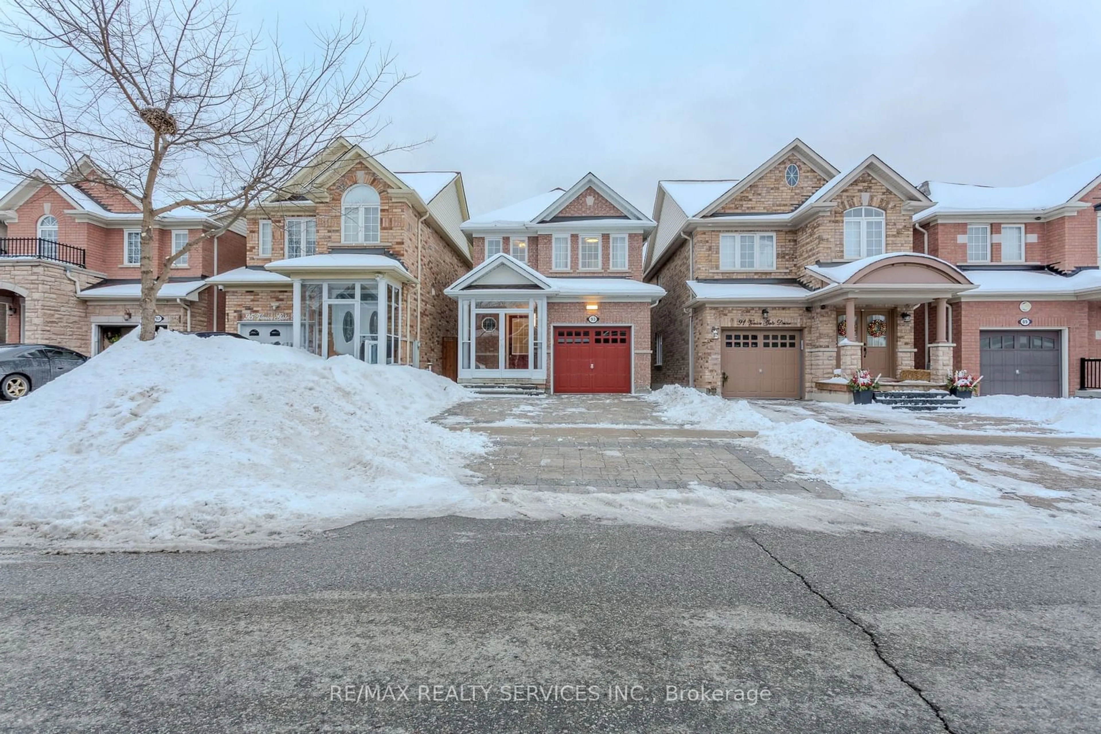 Unknown for 93 Venice Gate Dr, Vaughan Ontario L4H 0E8