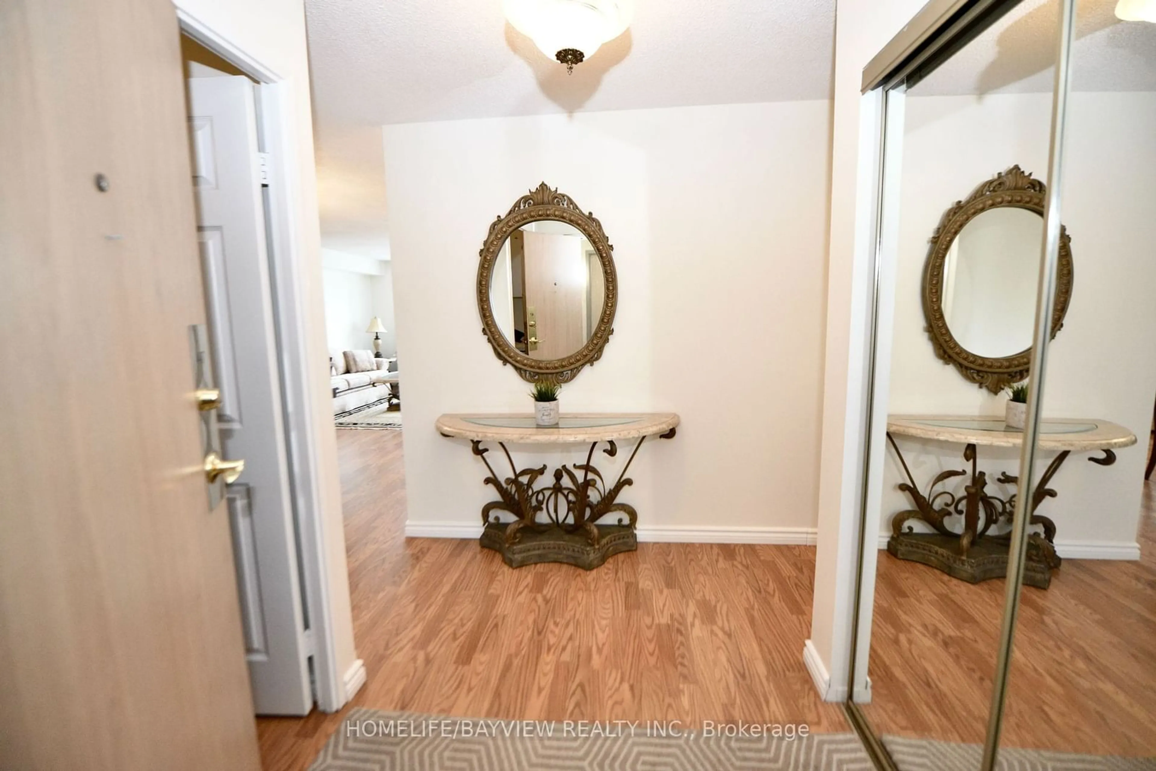 Indoor entryway for 40 Harding Blvd #417, Richmond Hill Ontario L4C 9S5