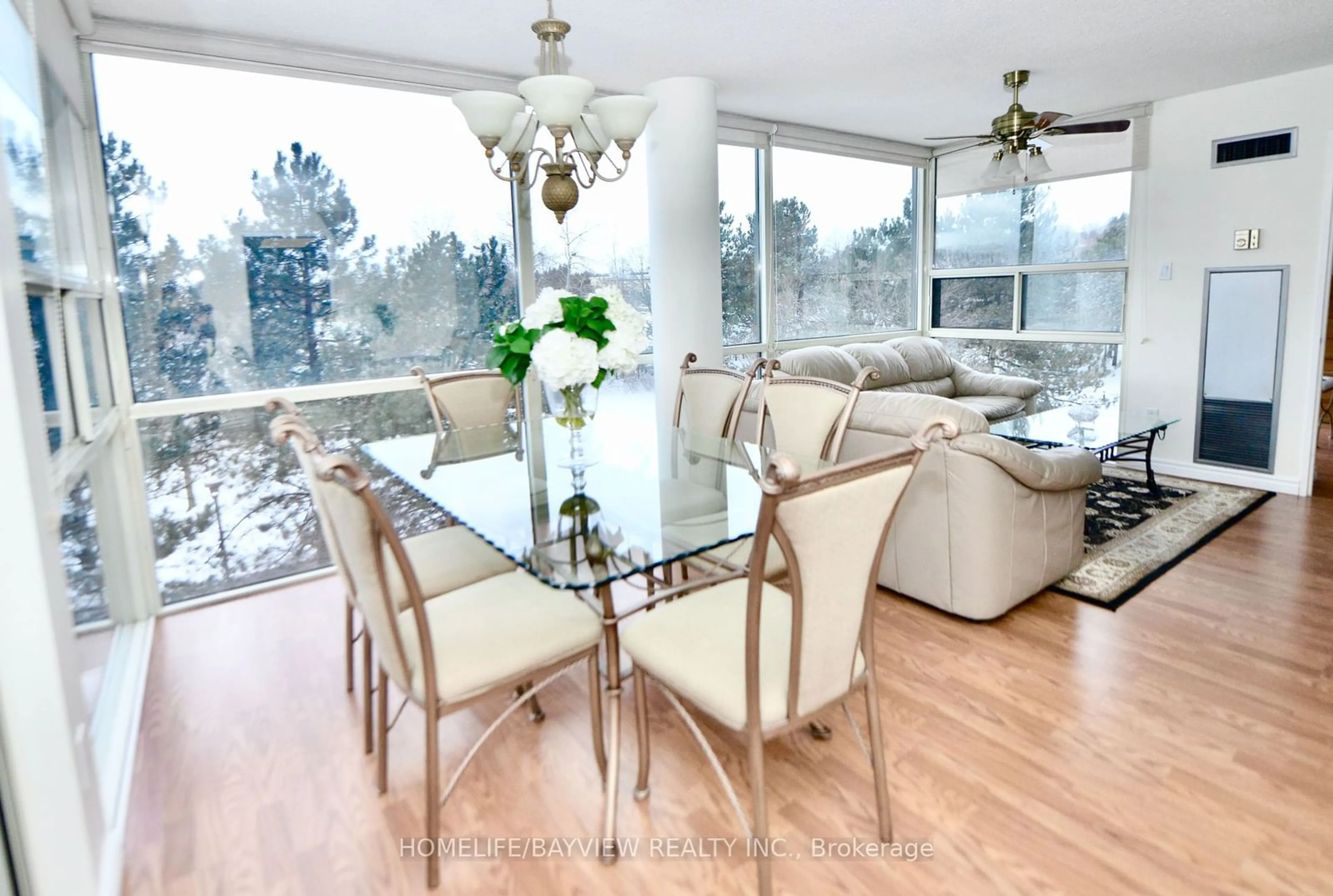 Dining room, wood/laminate floor for 40 Harding Blvd #417, Richmond Hill Ontario L4C 9S5