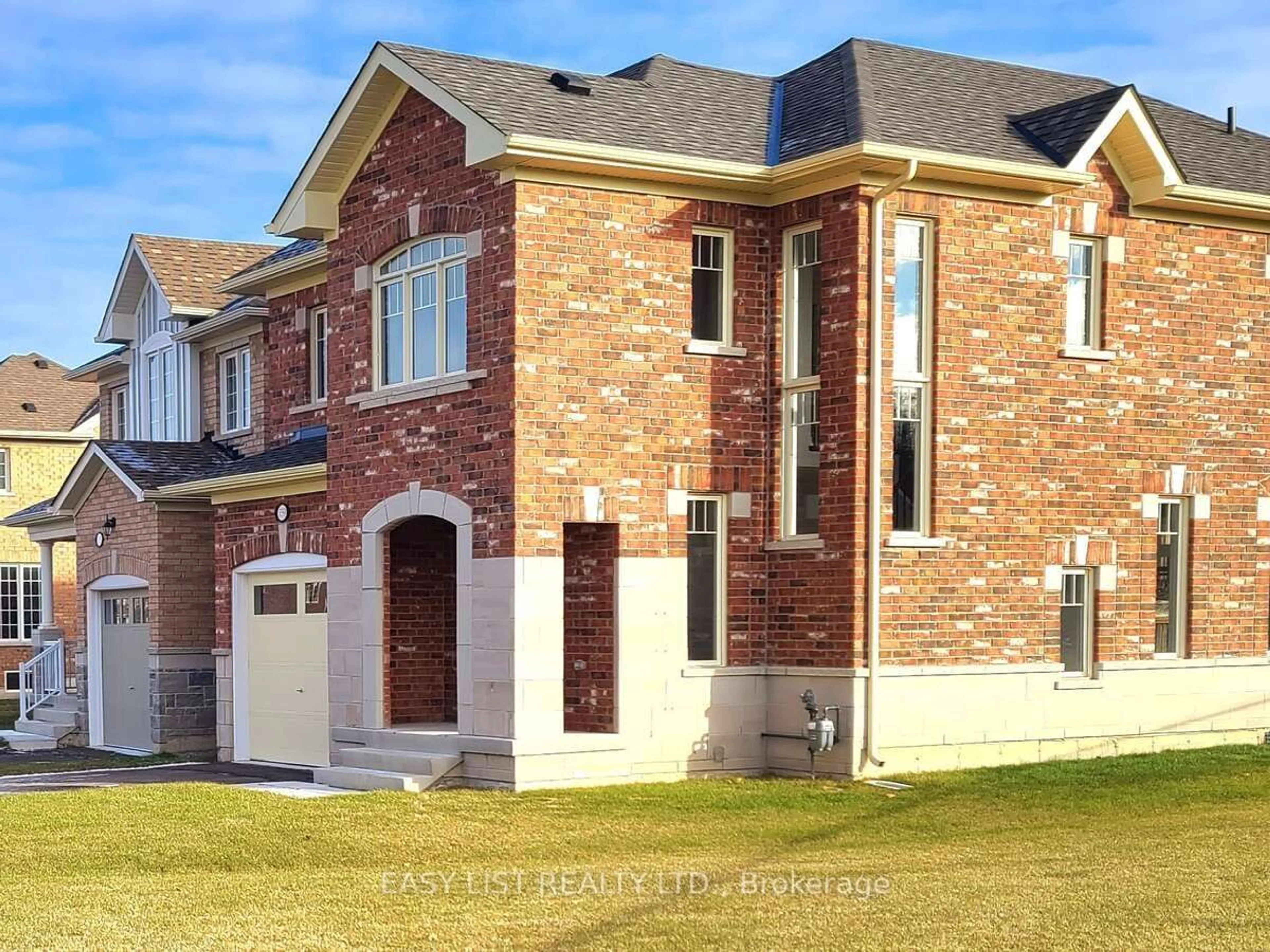 Home with brick exterior material, street for 359 Rita's Ave, Newmarket Ontario L3X 2N1