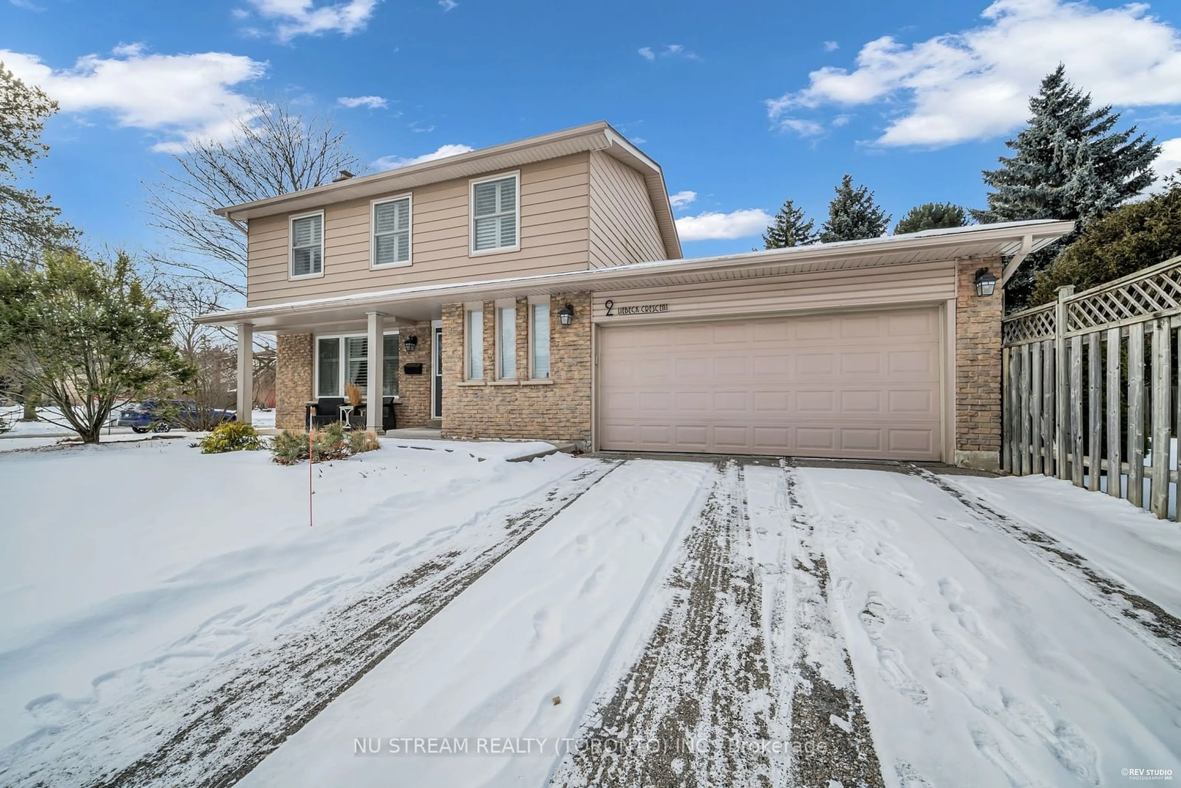 Home with brick exterior material, street for 2 Liebeck Cres, Markham Ontario L3R 1Y5