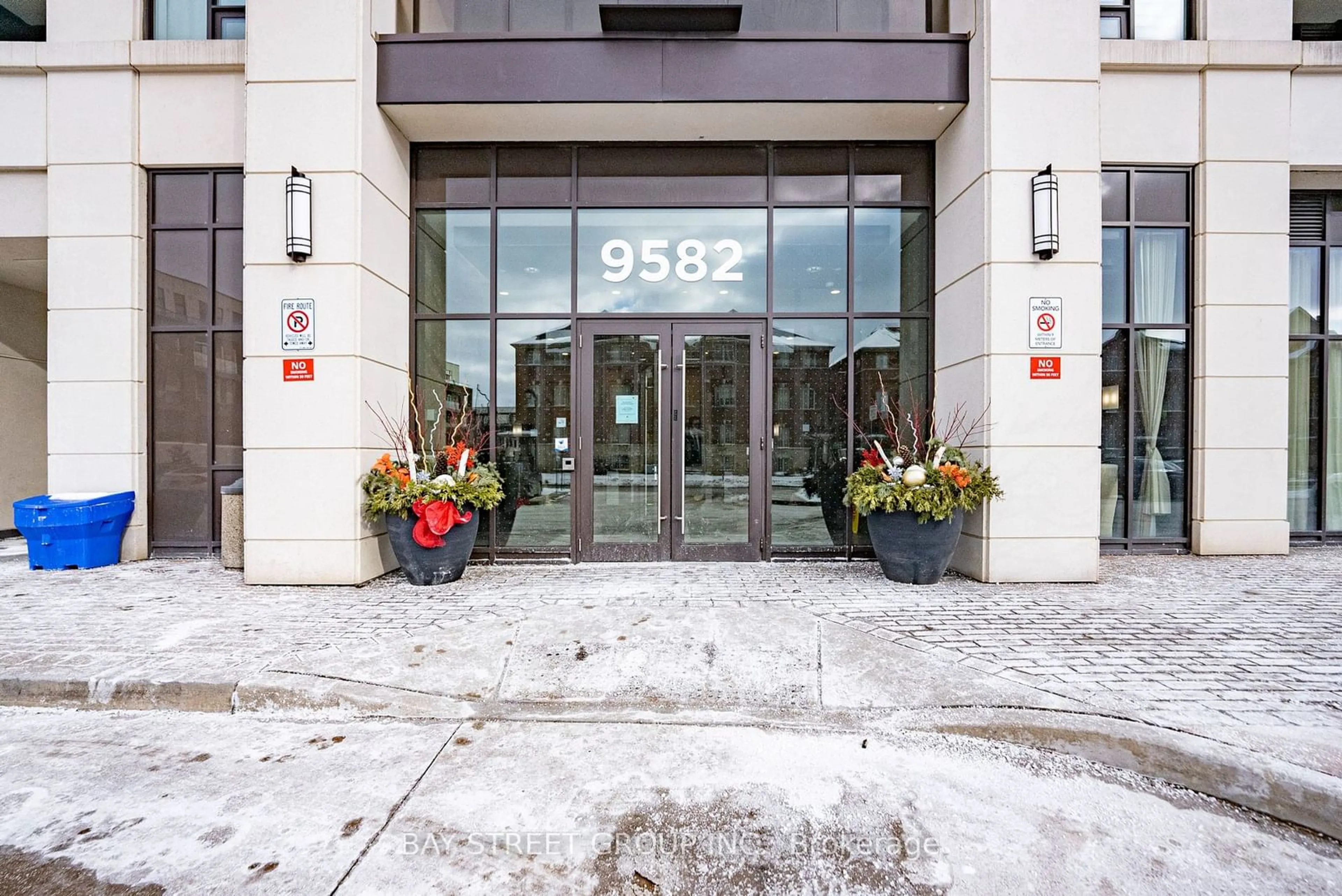 Indoor foyer for 9582 Markham Rd #1001, Markham Ontario L6E 0T4