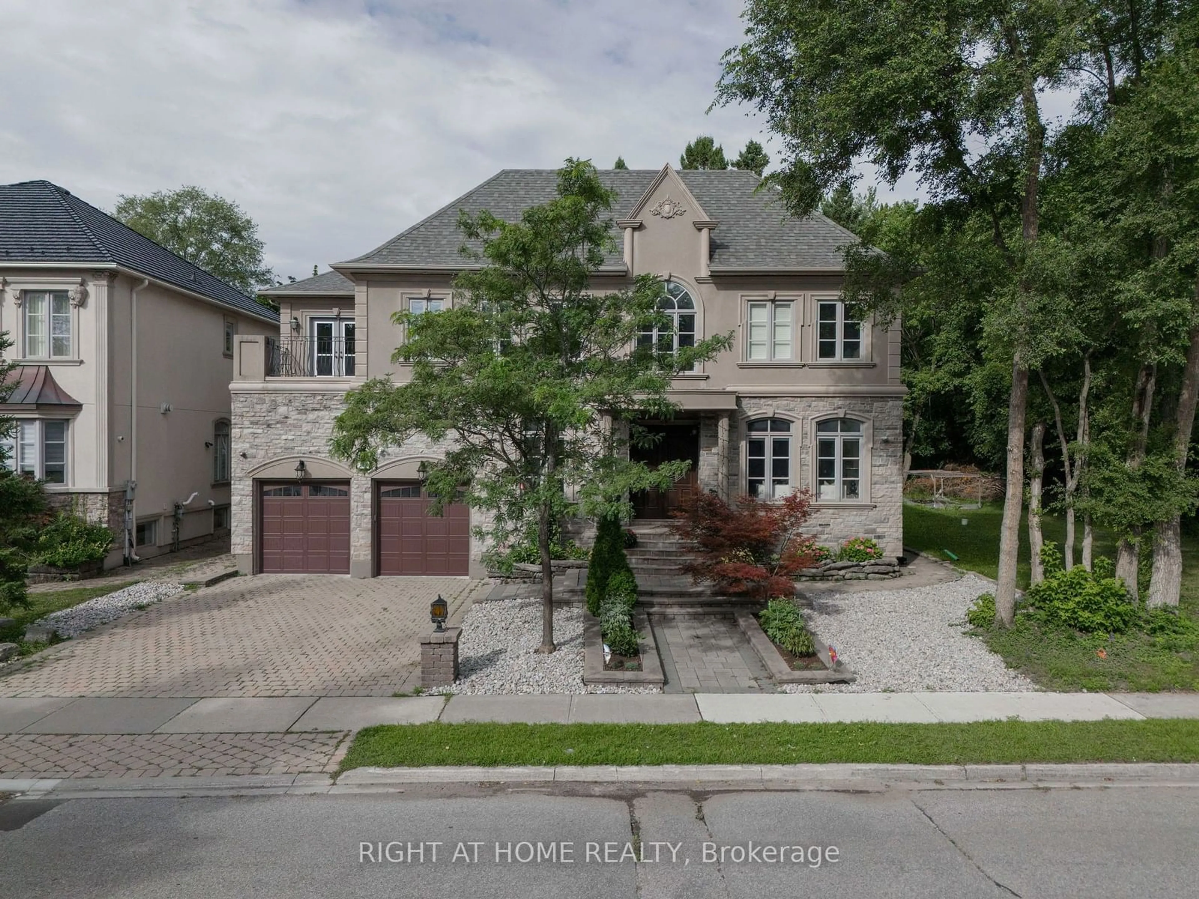 Home with brick exterior material, street for 286 Fern Ave, Richmond Hill Ontario L4C 6L4