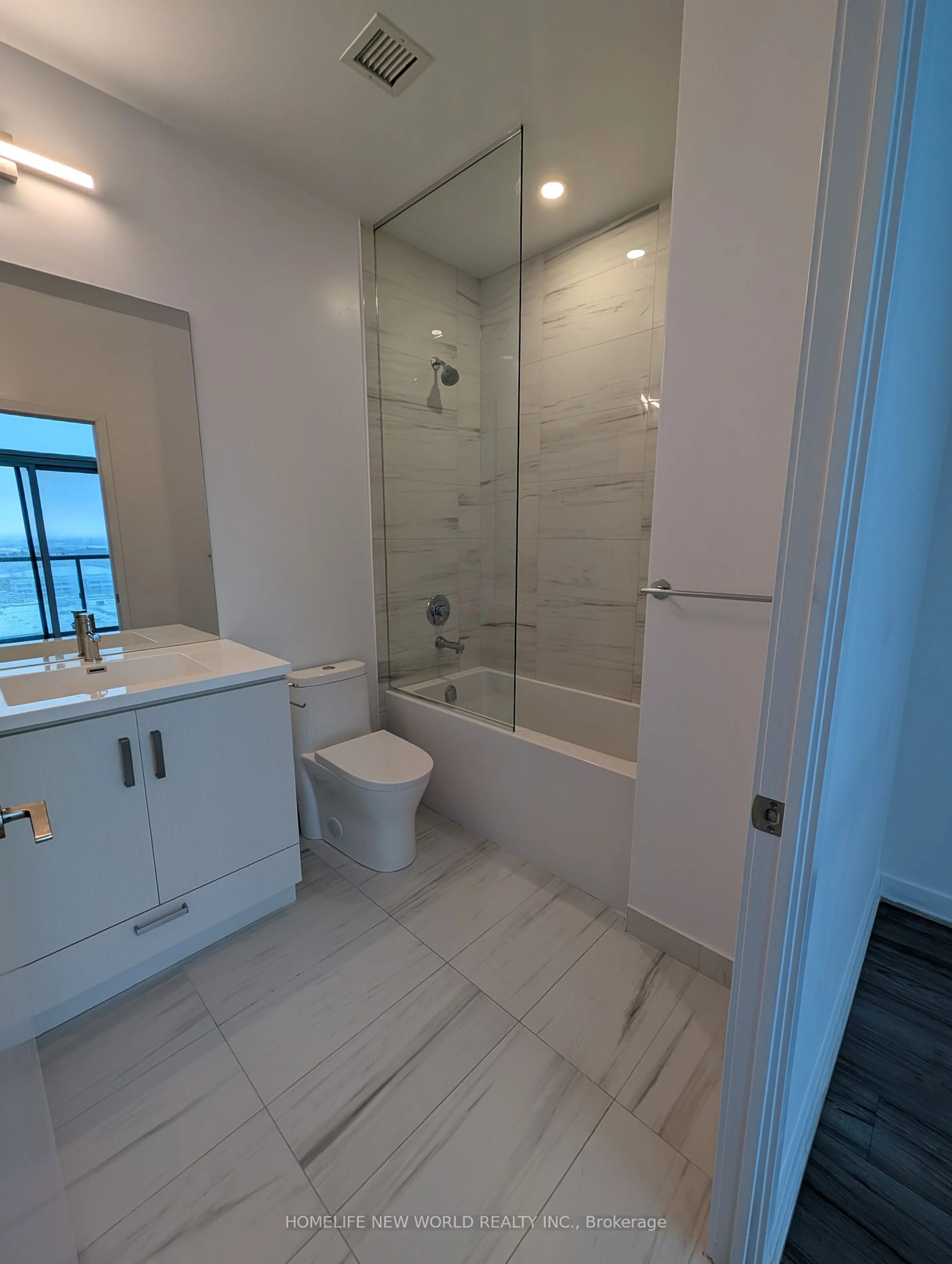 Contemporary bathroom, ceramic/tile floor for 60 Honeycrisp Cres #1606, Vaughan Ontario L4K 0N5