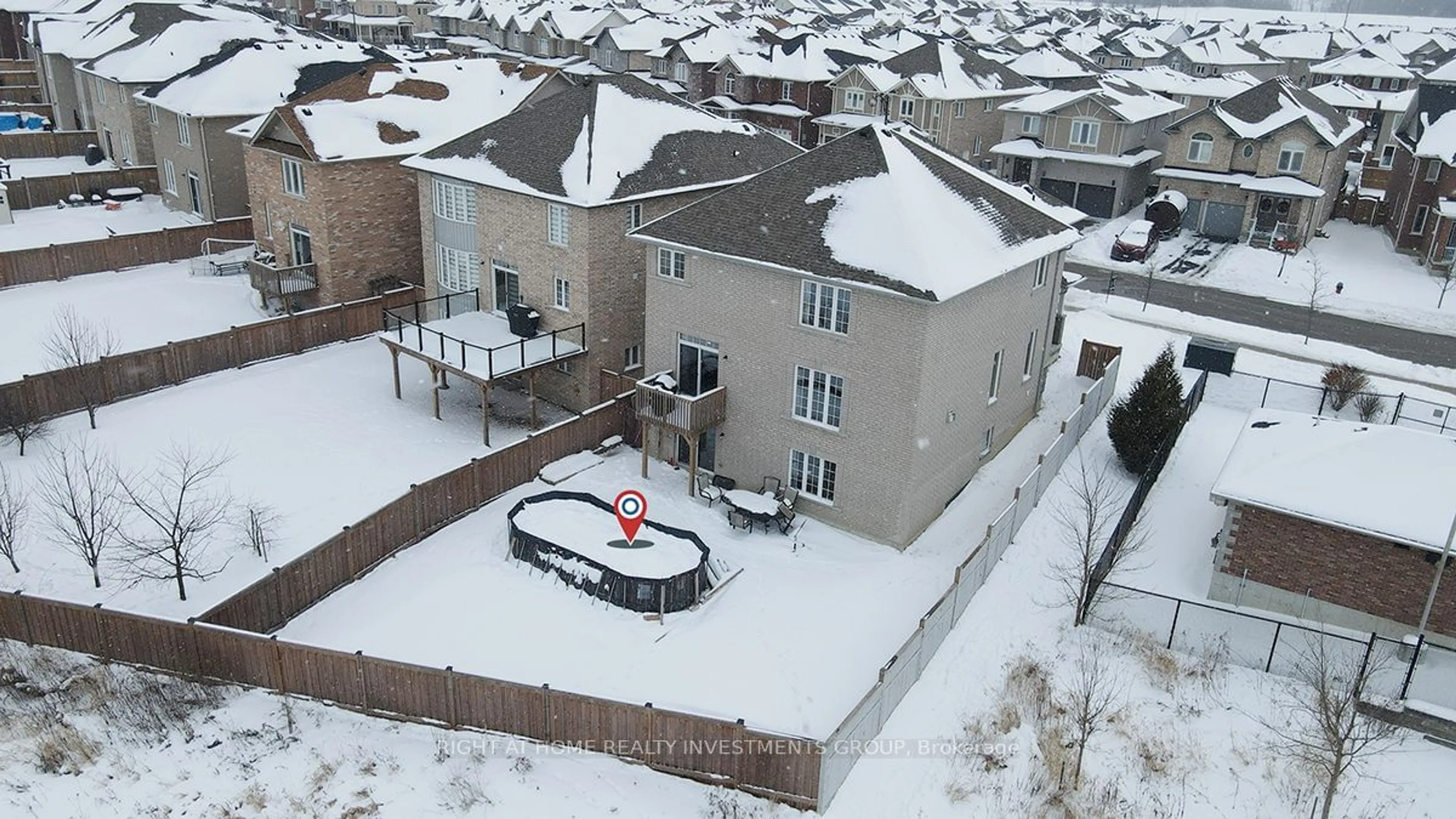 A pic from outside/outdoor area/front of a property/back of a property/a pic from drone, unknown for 208 Rutherford Rd, Bradford West Gwillimbury Ontario L3Z 0X5