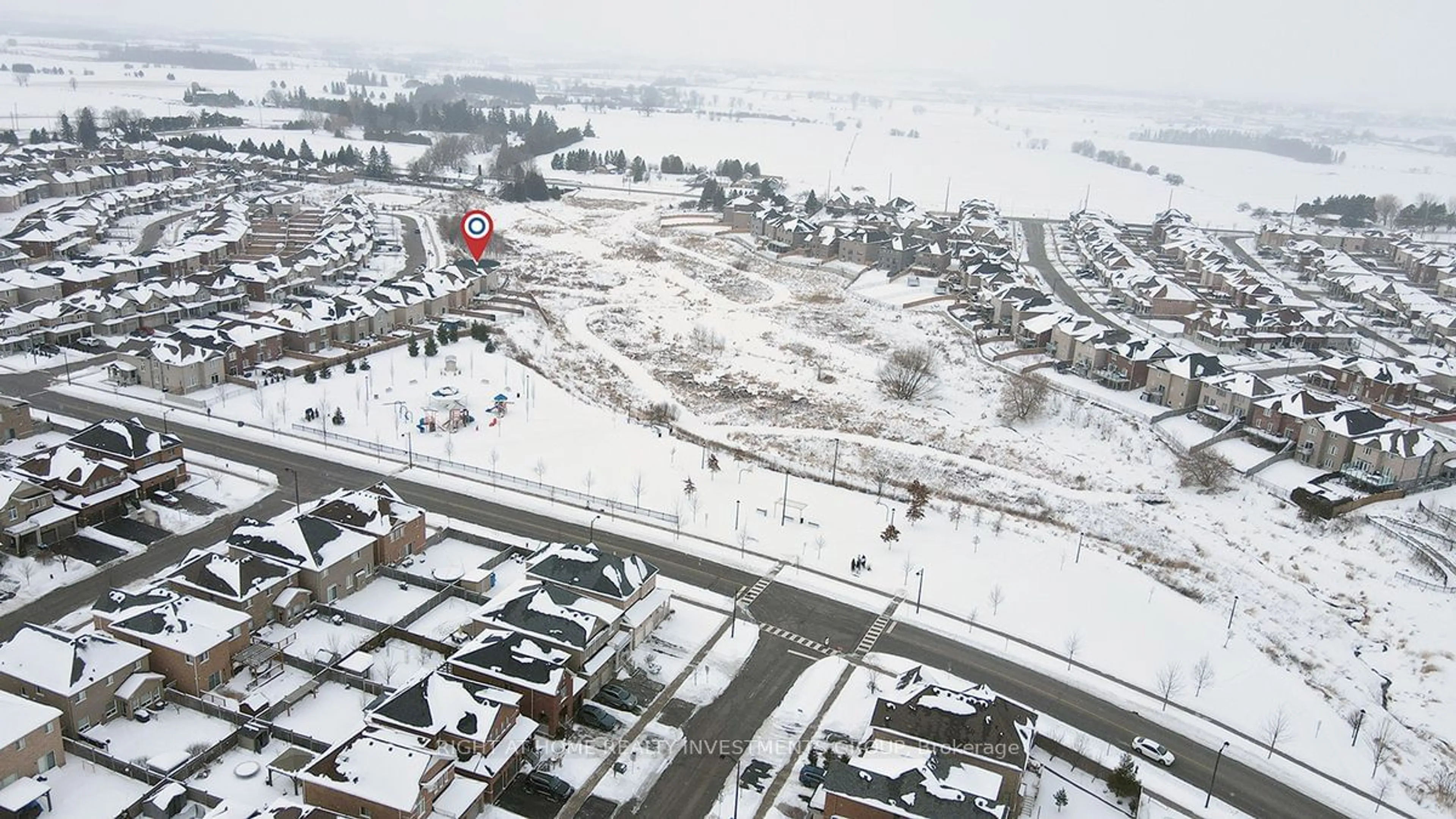 A pic from outside/outdoor area/front of a property/back of a property/a pic from drone, street for 208 Rutherford Rd, Bradford West Gwillimbury Ontario L3Z 0X5