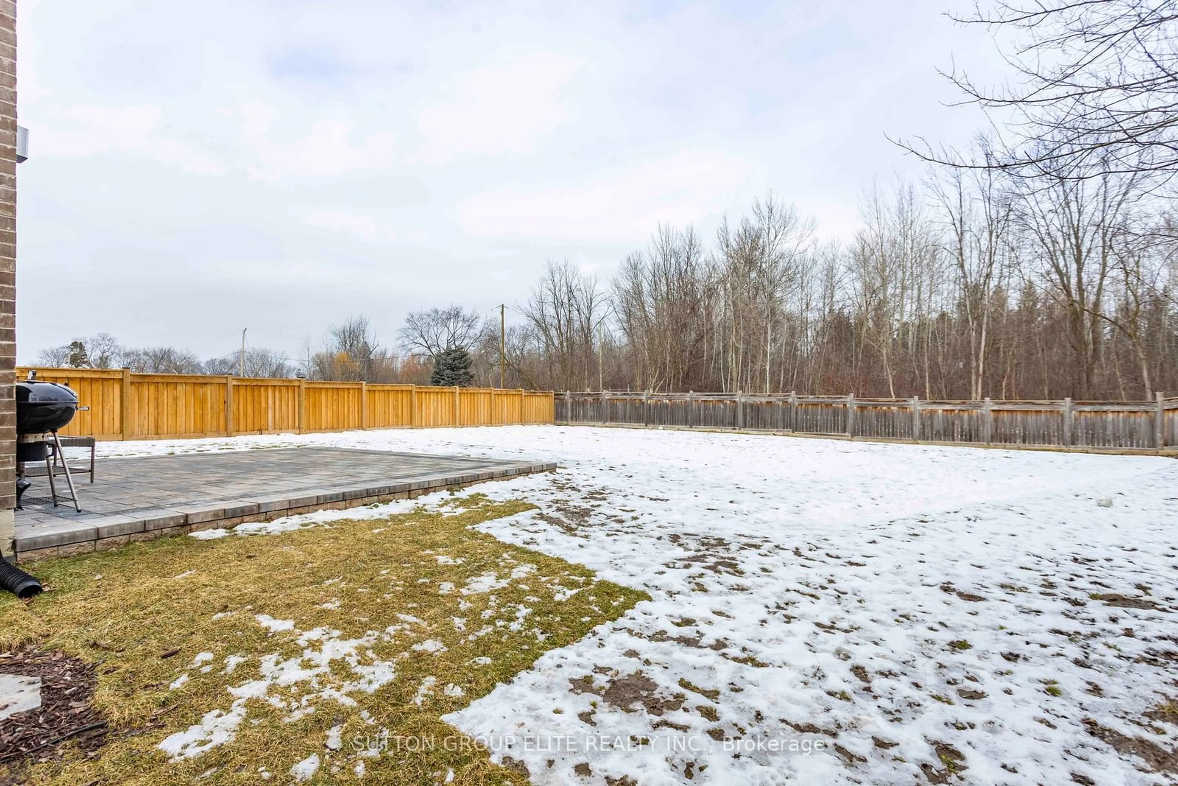 Patio, unknown for 38 Richmond Park Dr, Georgina Ontario L4P 0H2