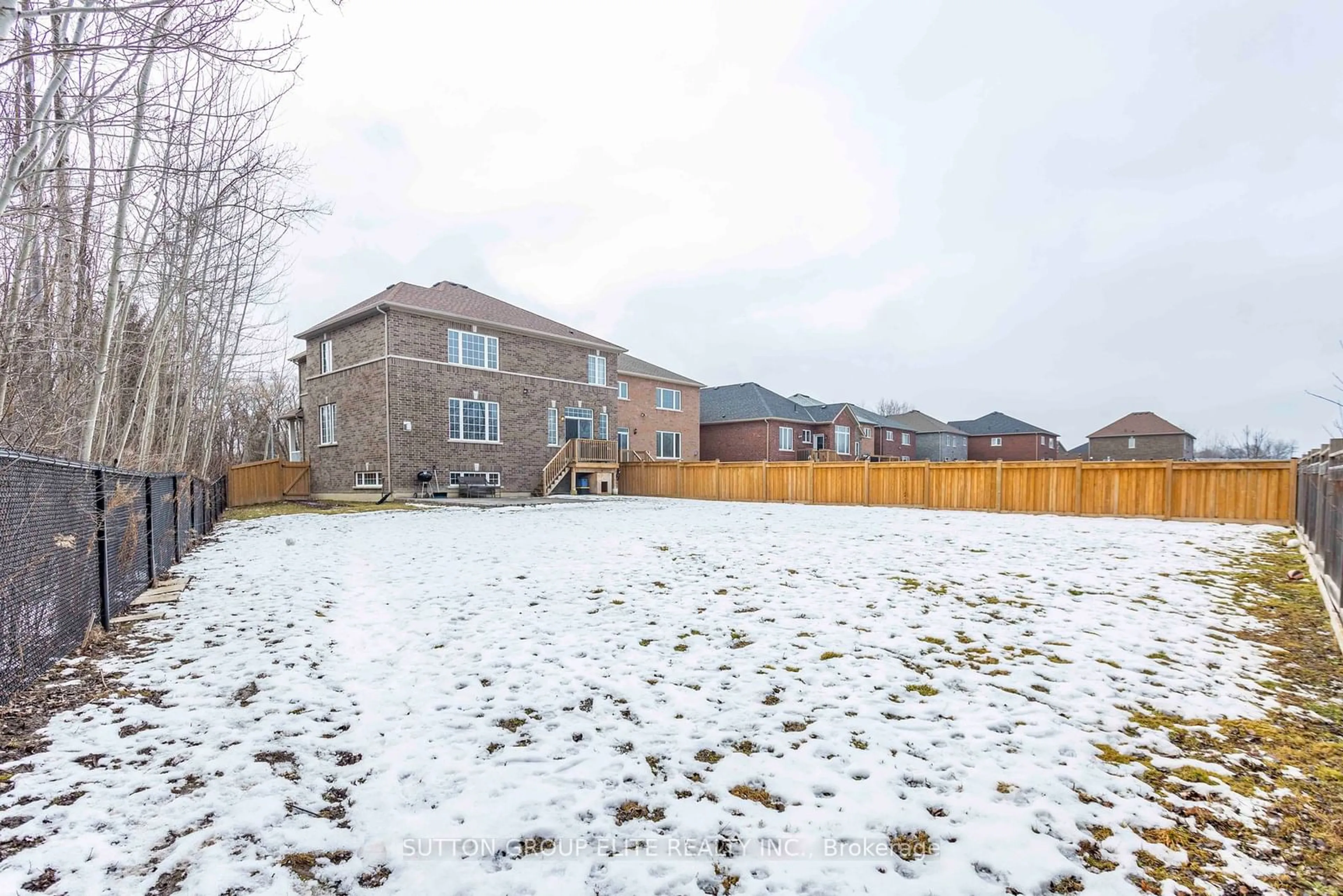 Unknown for 38 Richmond Park Dr, Georgina Ontario L4P 0H2