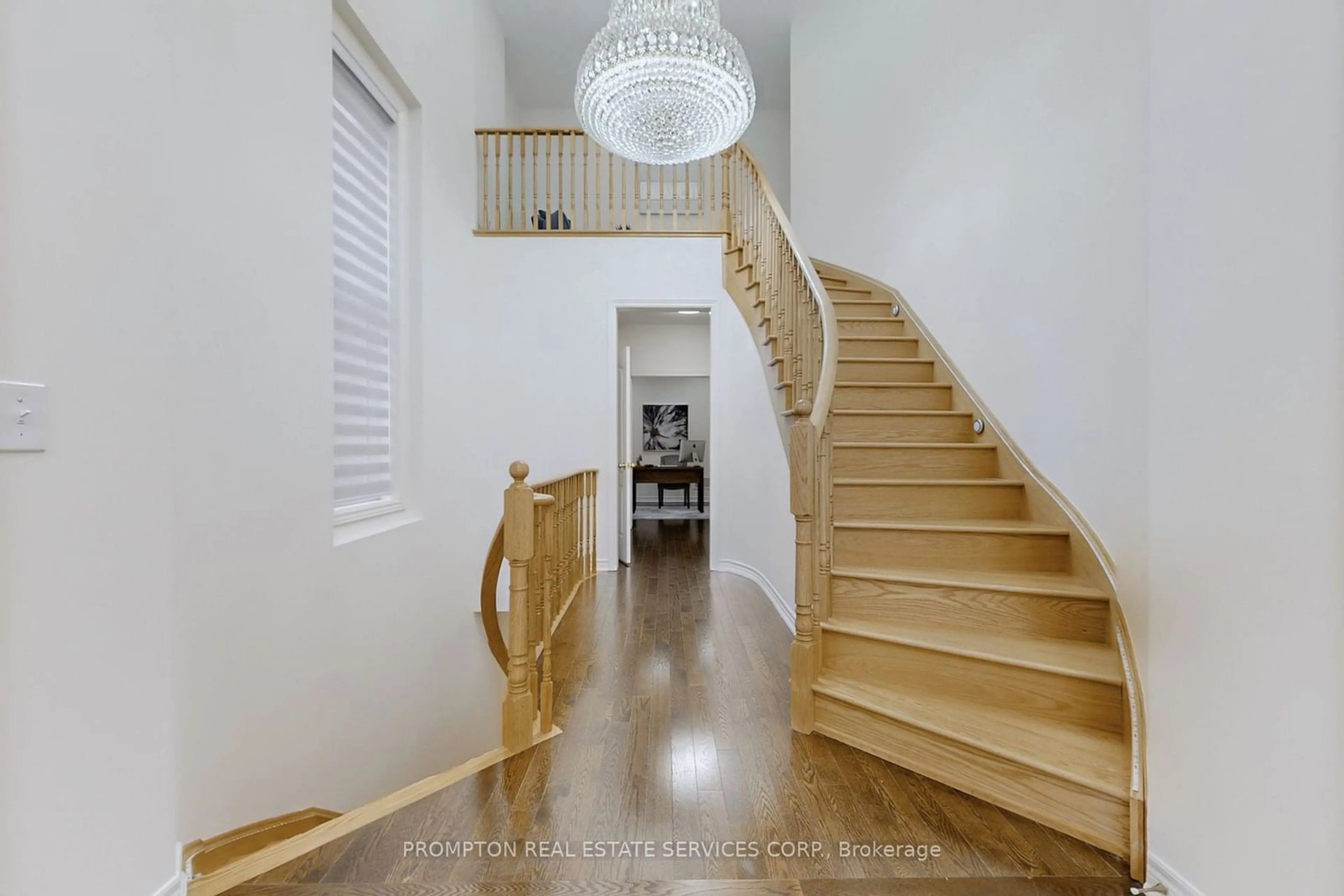 Stairs for 23 John Weddell Ave, East Gwillimbury Ontario L9N 0P4