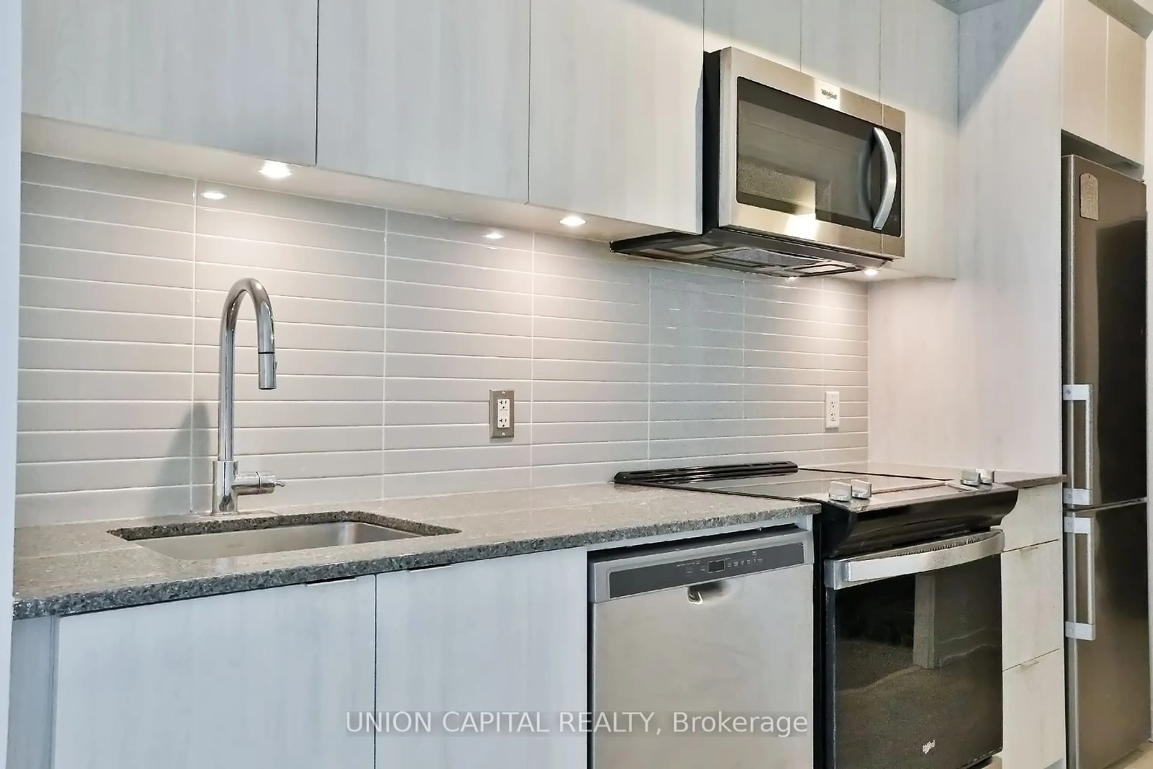 Standard kitchen, ceramic/tile floor for 8868 Yonge St #702E, Richmond Hill Ontario L4C 1Z8