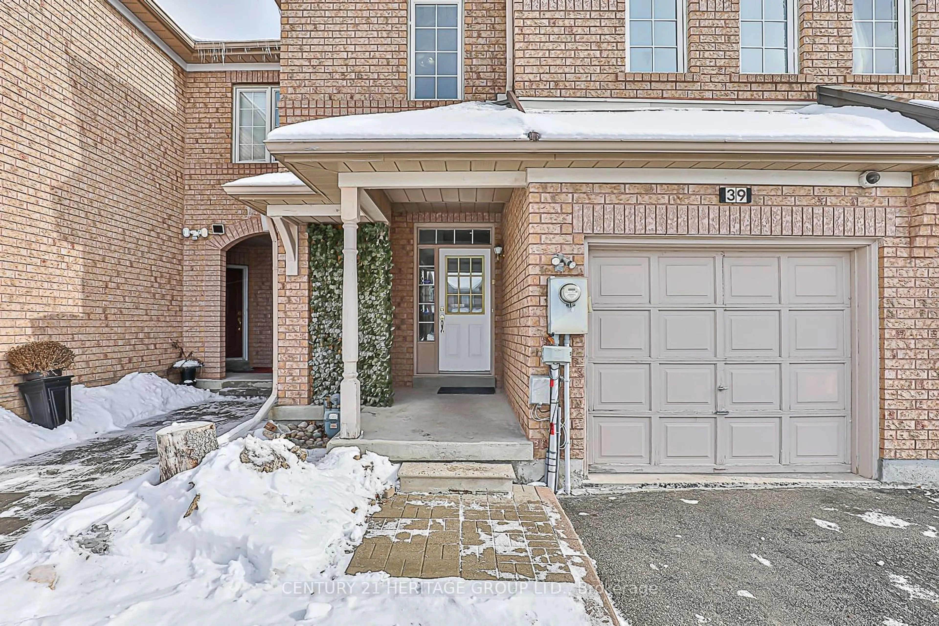 Home with brick exterior material, street for 39 Craddock St, Vaughan Ontario L6A 2R6