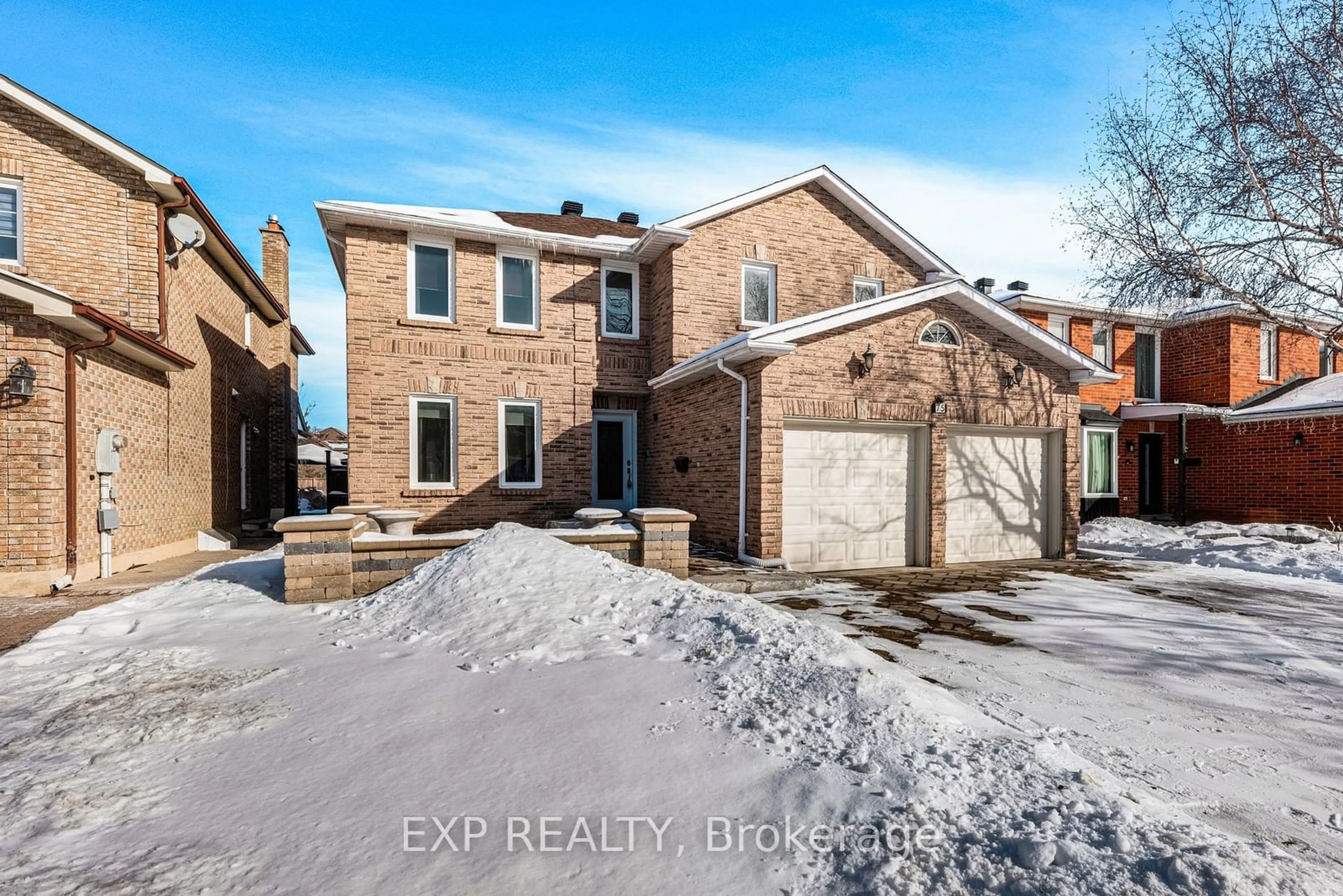 Home with brick exterior material, street for 75 Somerset Cres, Richmond Hill Ontario L4C 8N8