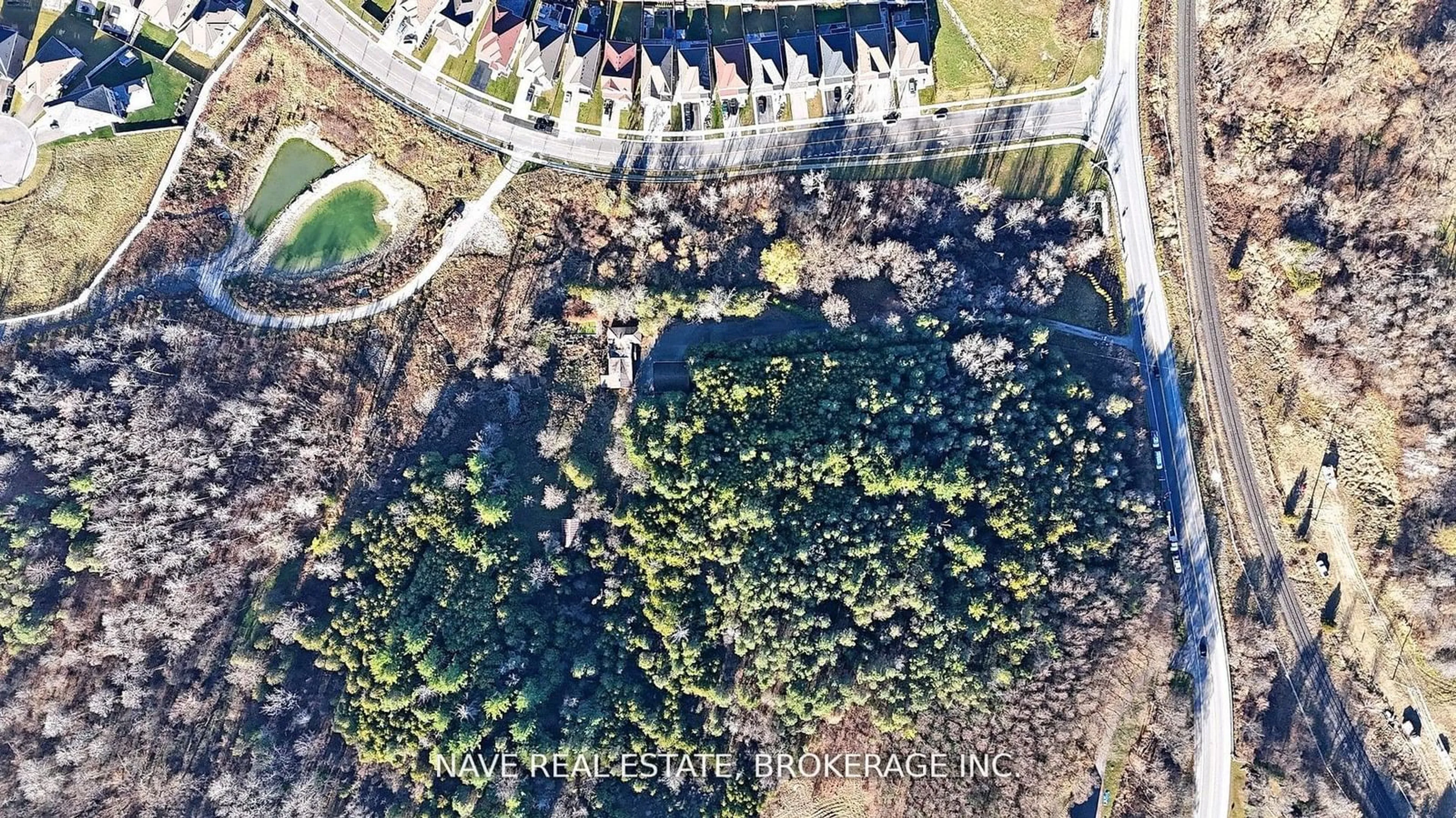 A pic from outside/outdoor area/front of a property/back of a property/a pic from drone, unknown for 19090 Holland Landing Rd, East Gwillimbury Ontario L9N 1M8