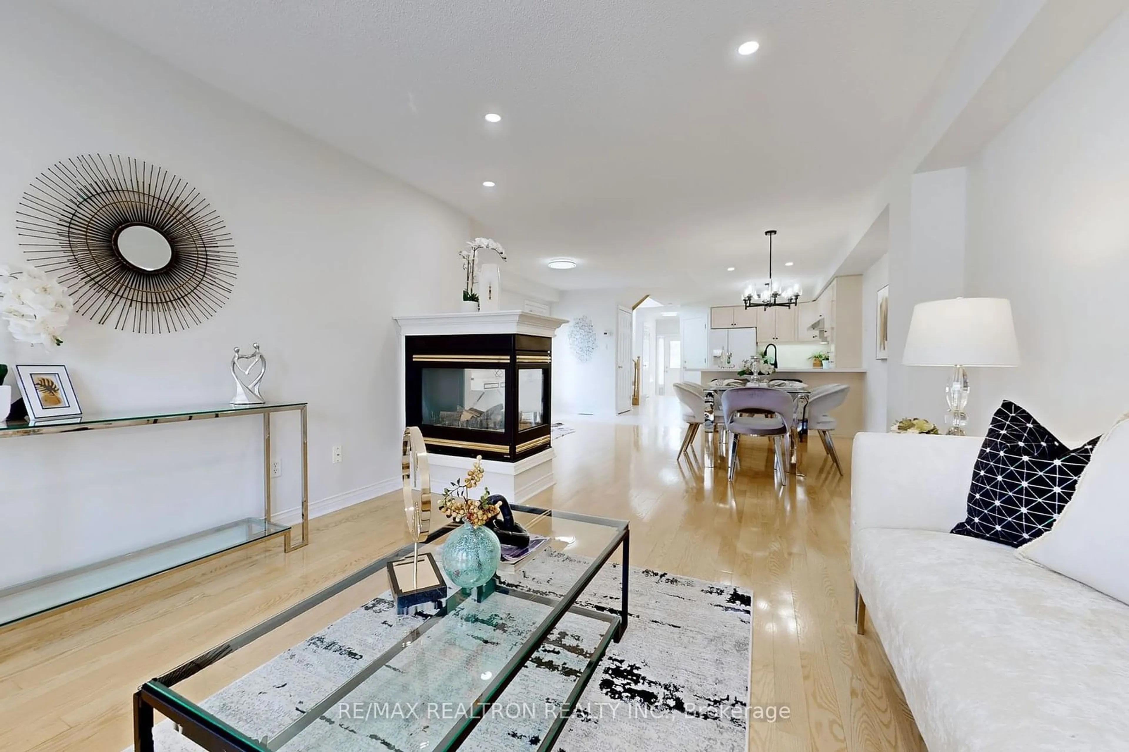 Living room with furniture, wood/laminate floor for 55 Ruby Cres, Richmond Hill Ontario L4S 2E9