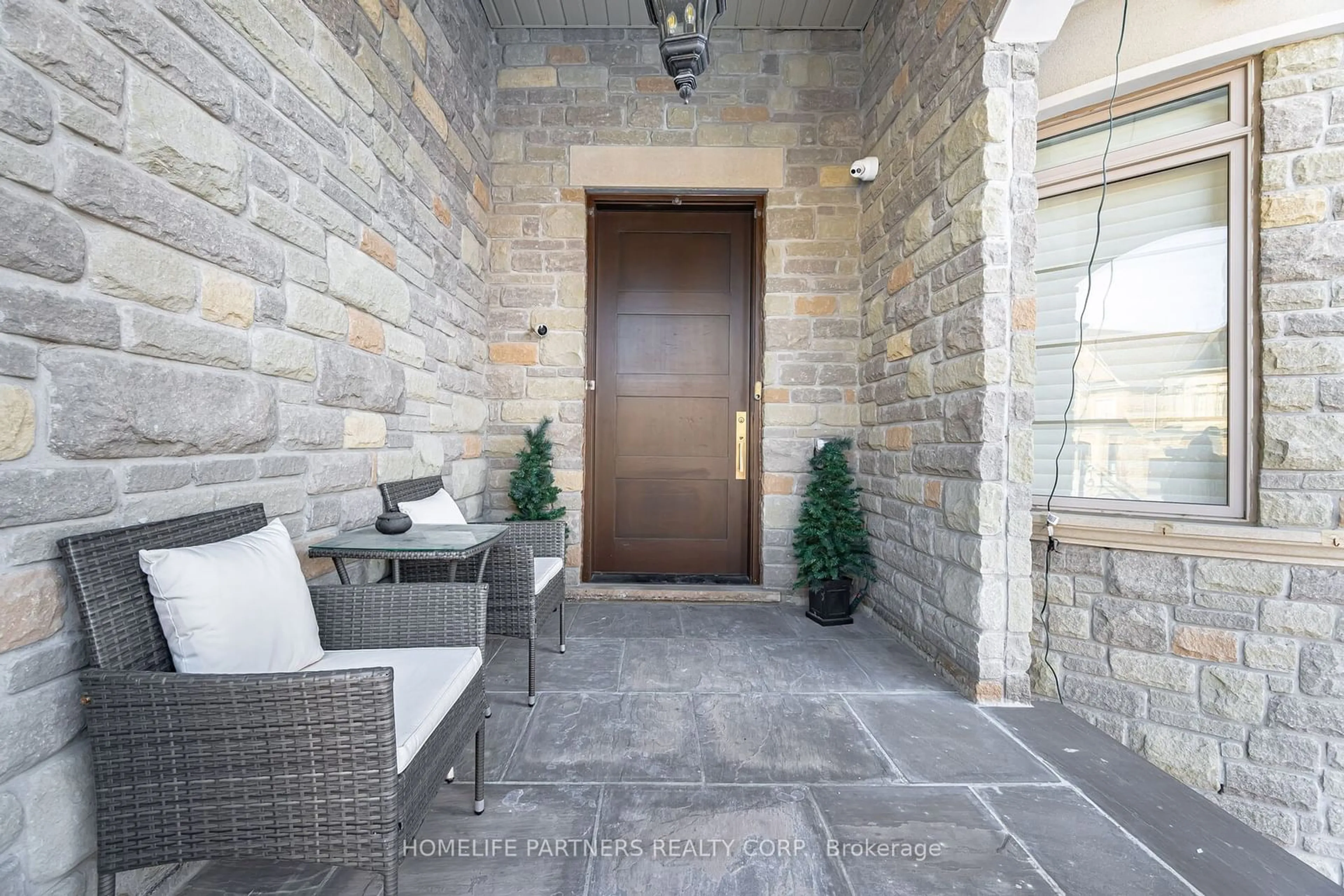 Patio, street for 11 Glen Abbey Tr, Vaughan Ontario L4H 4K4