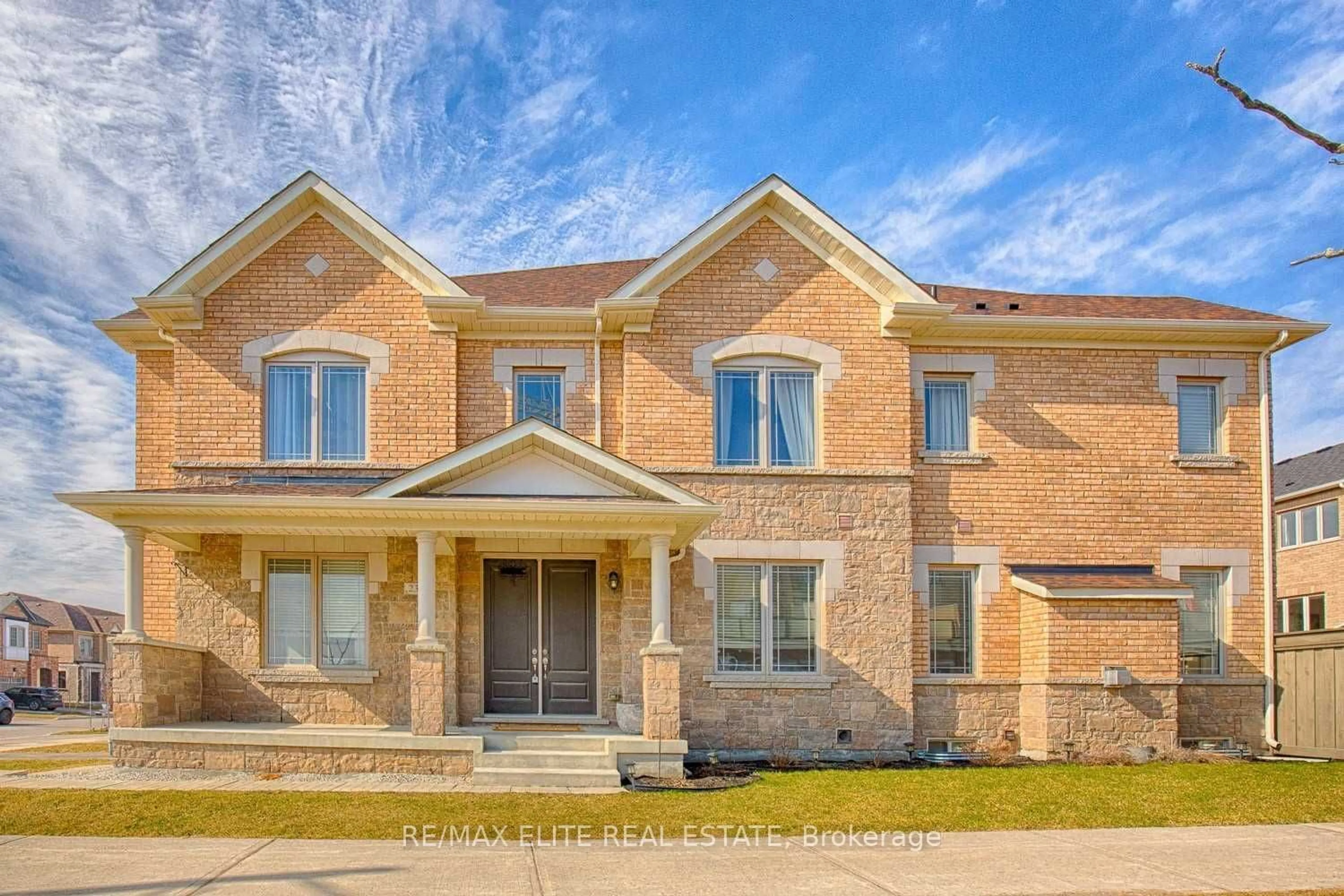 Home with brick exterior material, street for 235 Radial Dr, Aurora Ontario L4G 0Z8