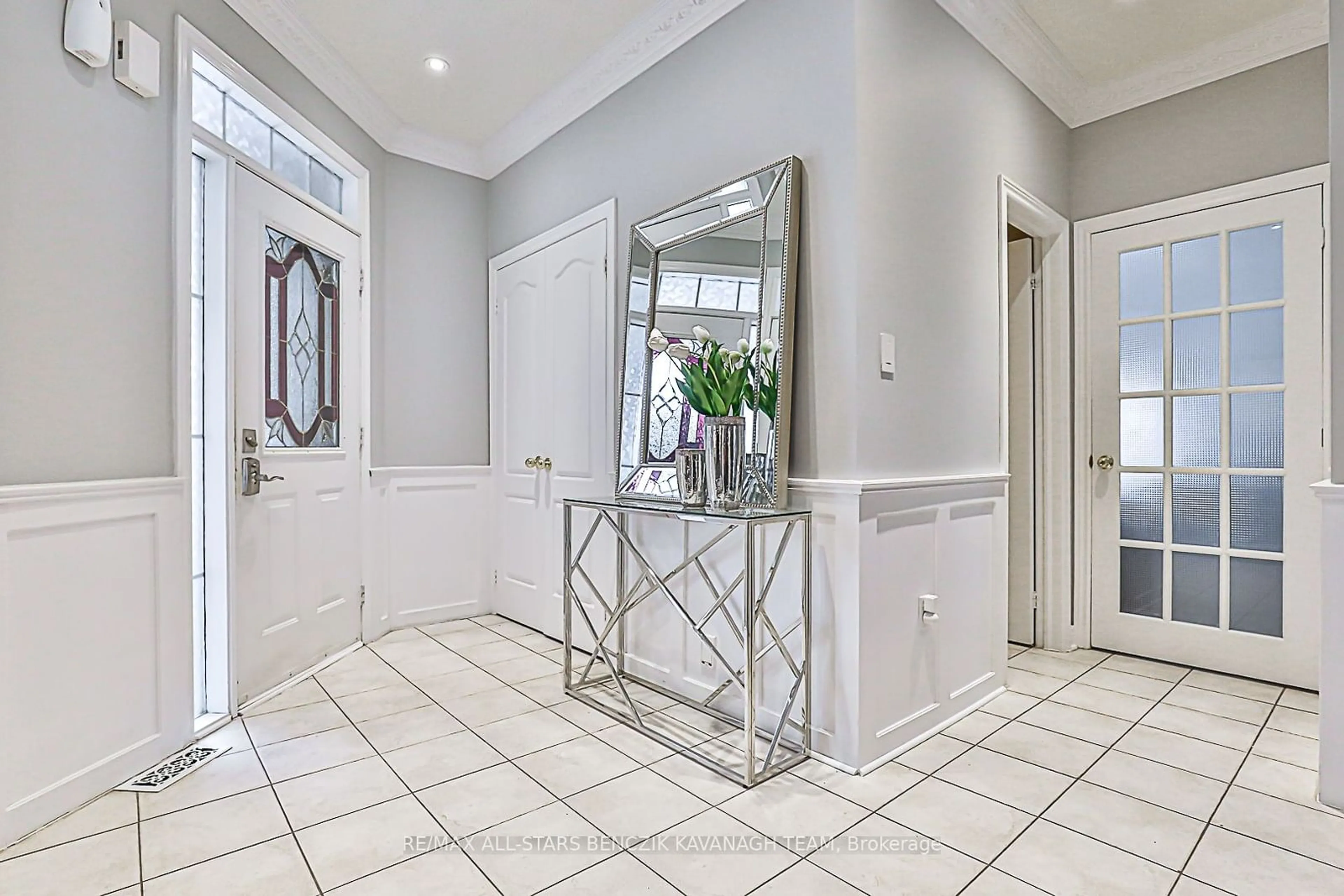 Indoor entryway for 34 Sanderling Dr, Markham Ontario L3P 6R1