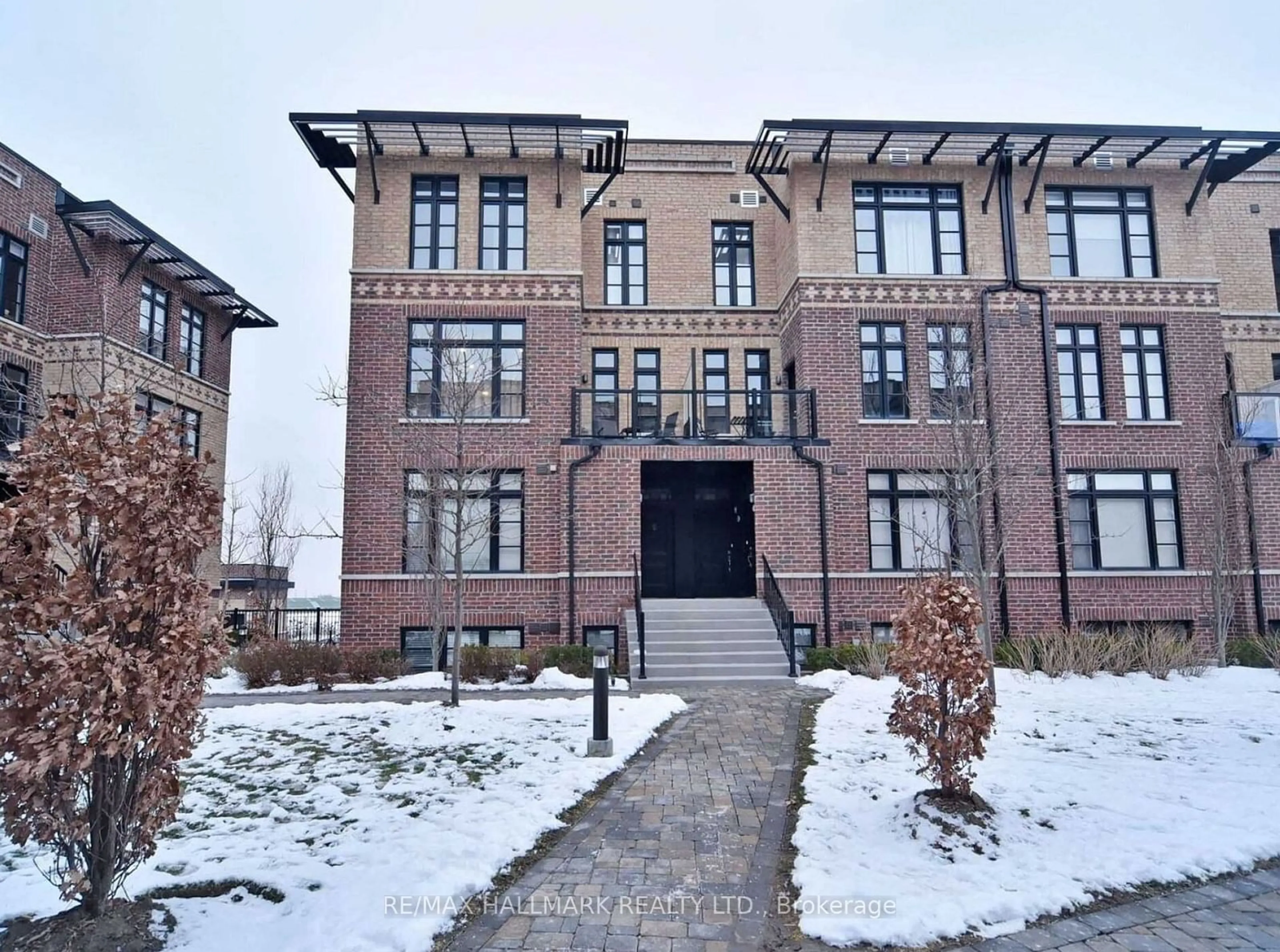 Indoor foyer for 8167 Kipling Ave #47, Vaughan Ontario L4L 0G4