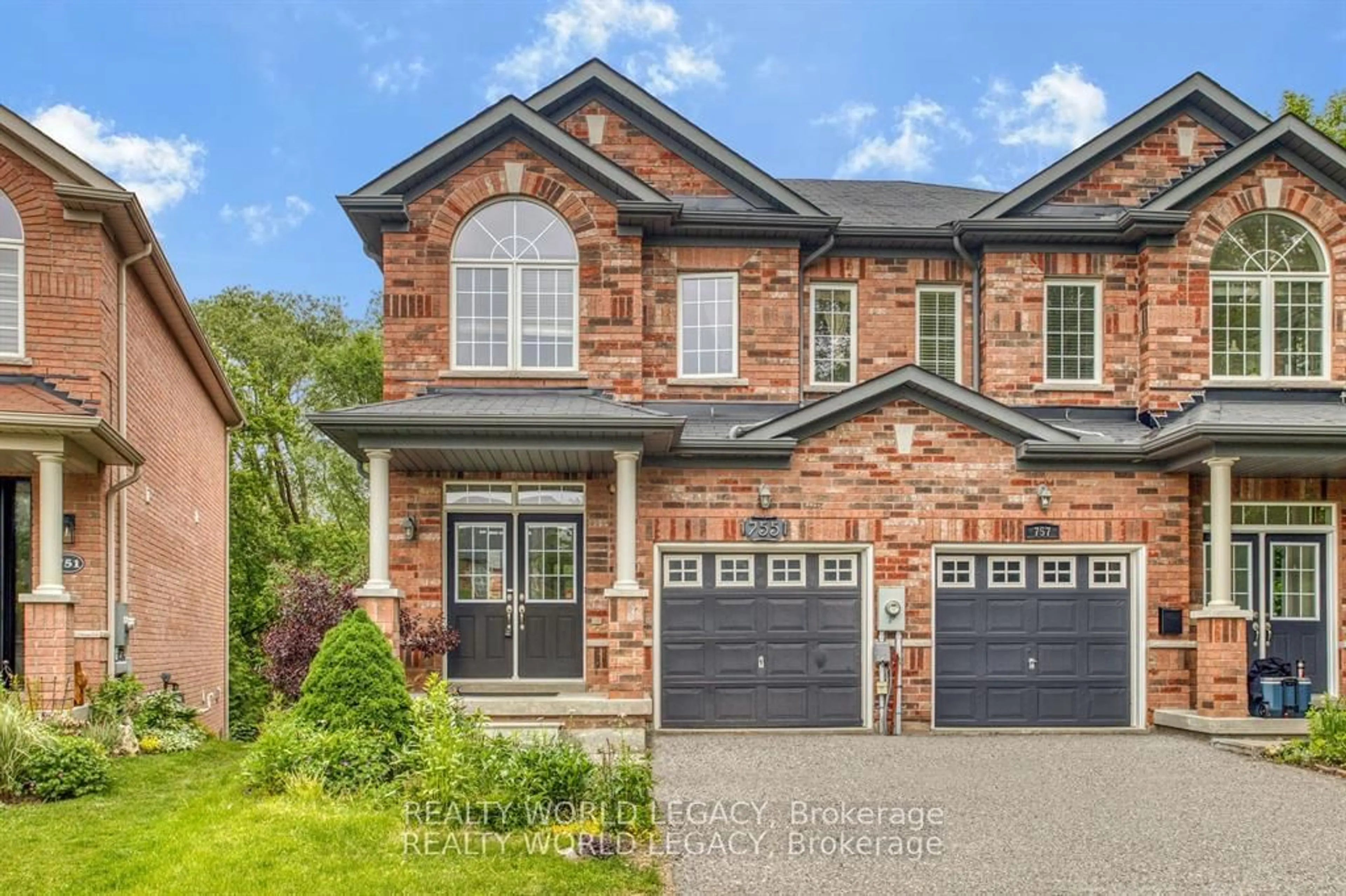 Home with brick exterior material, street for 755 John Cole Crt, Newmarket Ontario L3Y 5V7