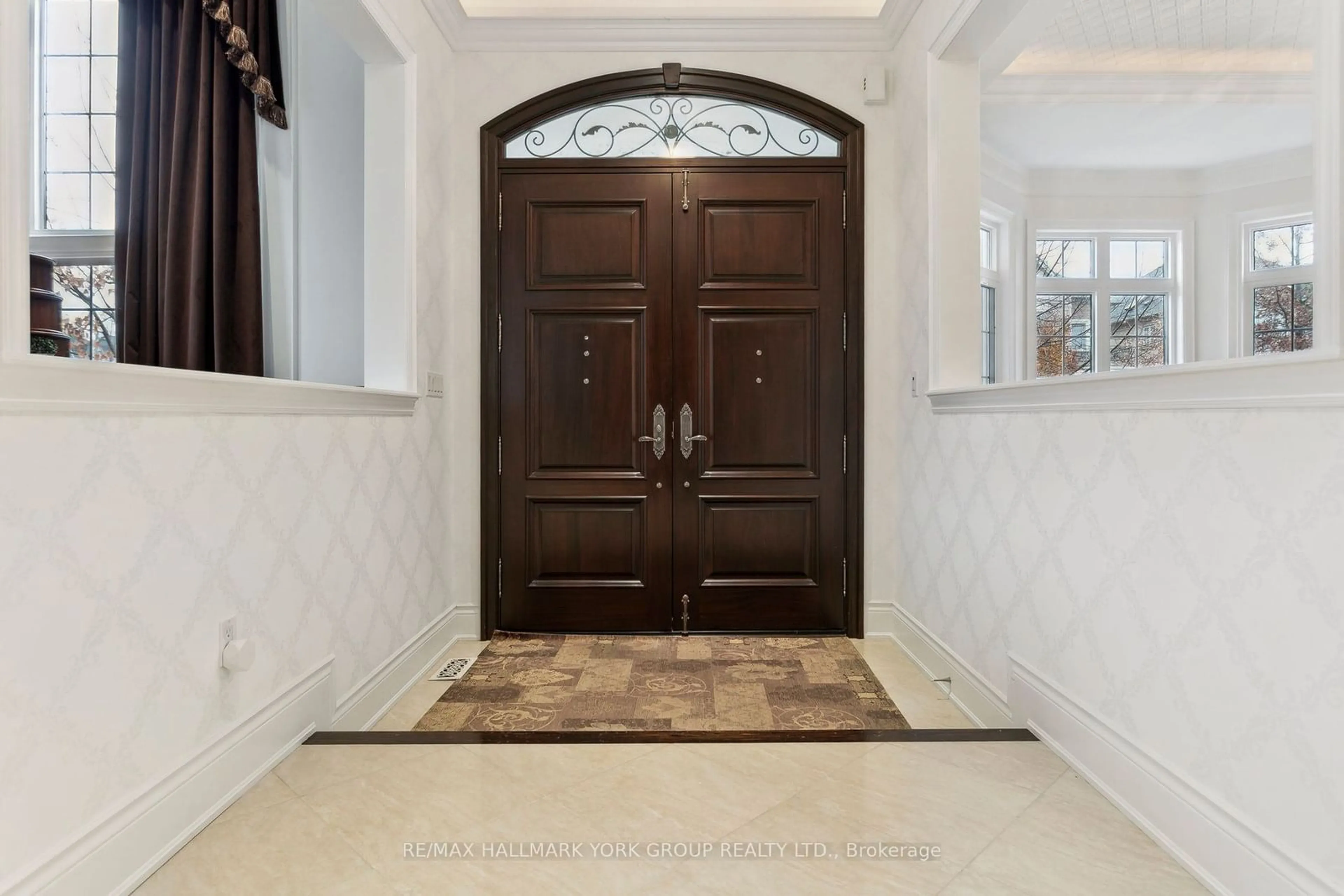 Indoor entryway for 100 Grandvista Cres, Vaughan Ontario L4H 3J6