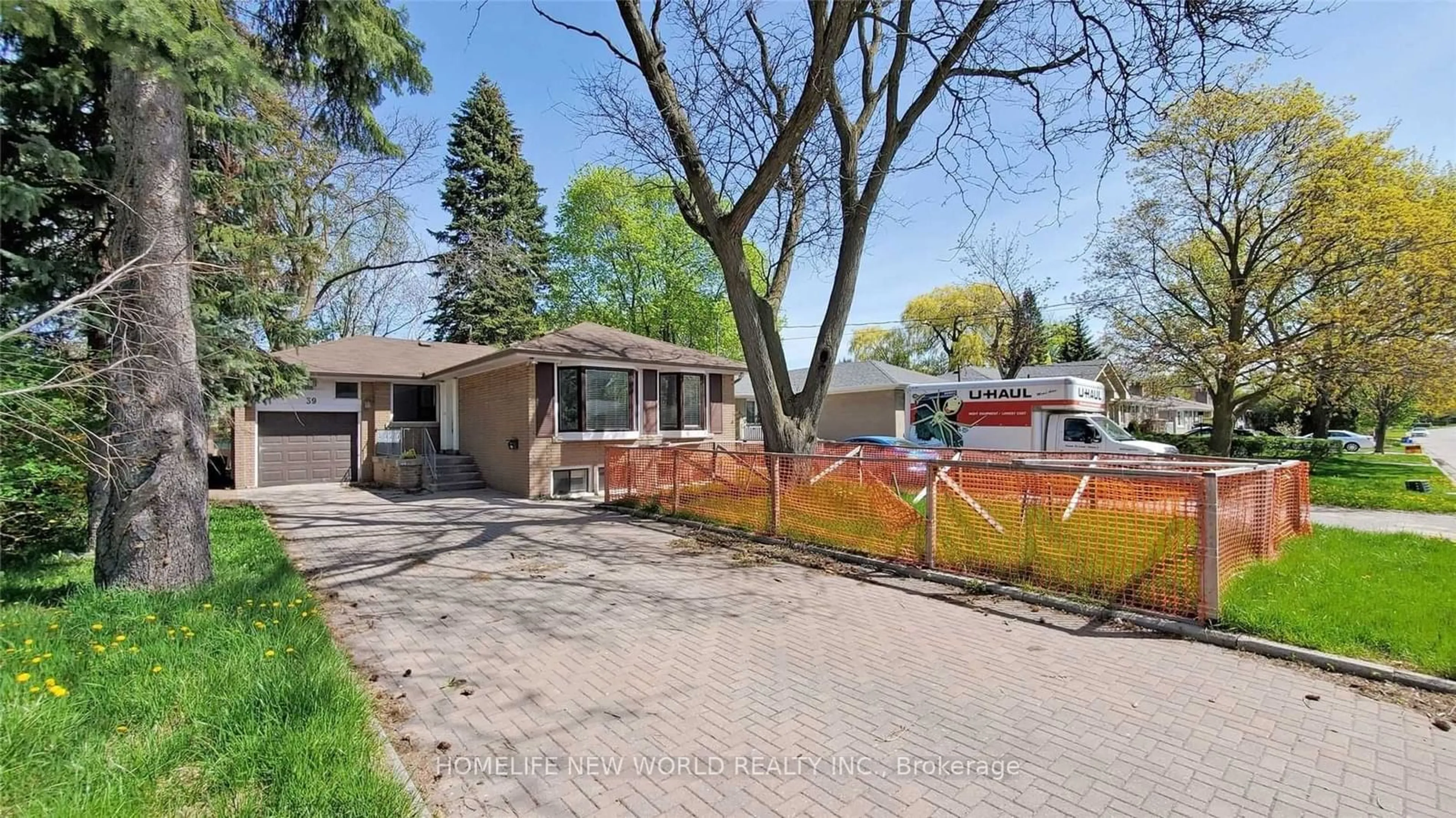 Home with brick exterior material, street for 39 Cartier Cres, Richmond Hill Ontario L4C 2M9