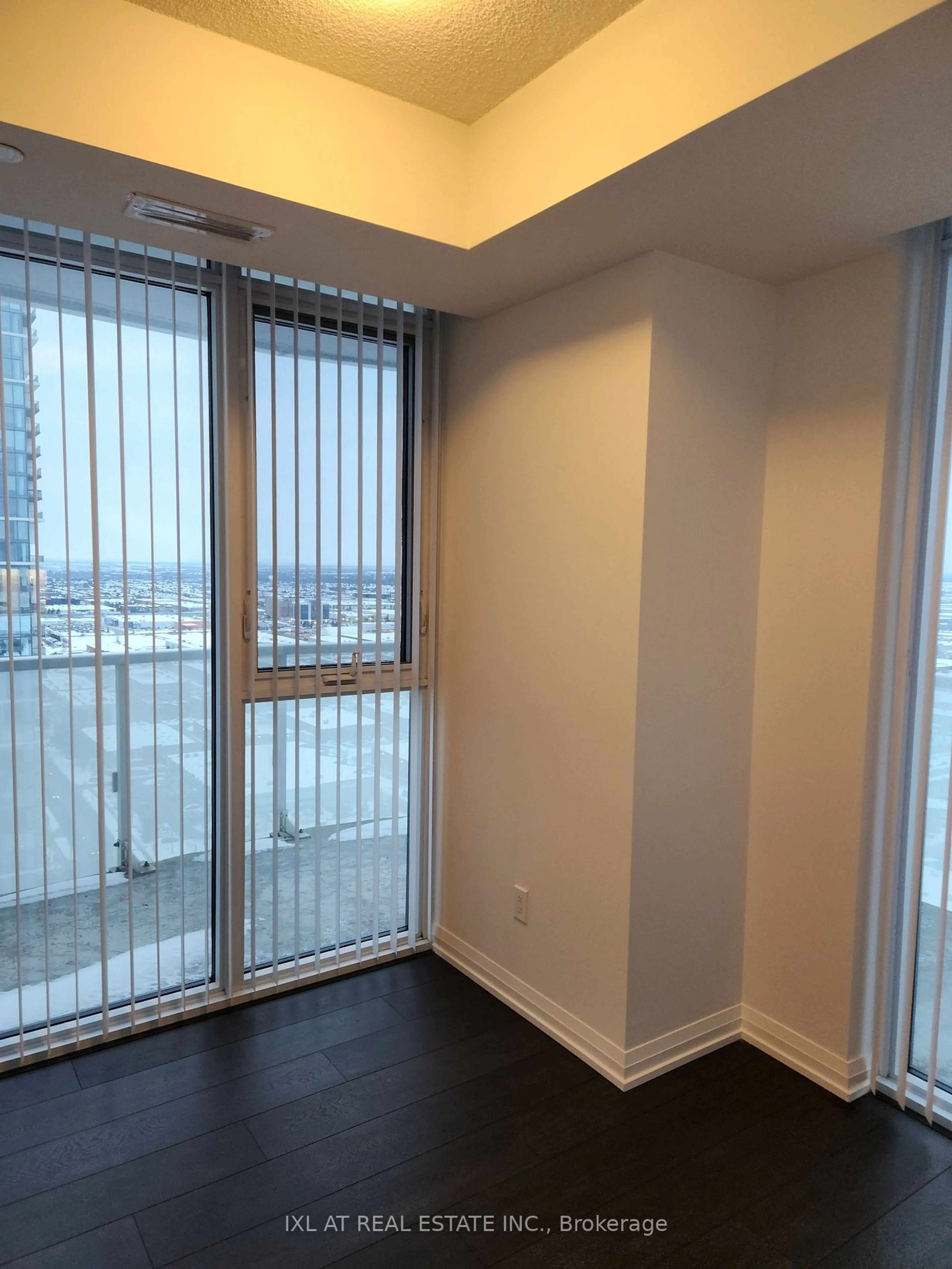 A pic of a room for 7895 JANE St #2813, Vaughan Ontario L4K 0K2