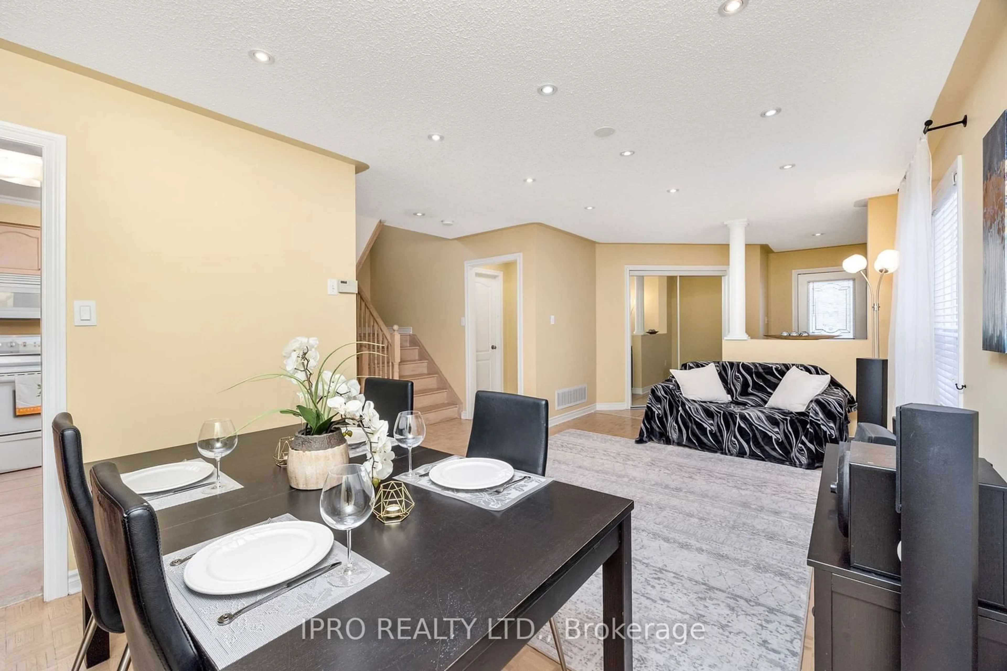 Dining room, unknown for 69 Sunridge St, Richmond Hill Ontario L4E 3T7