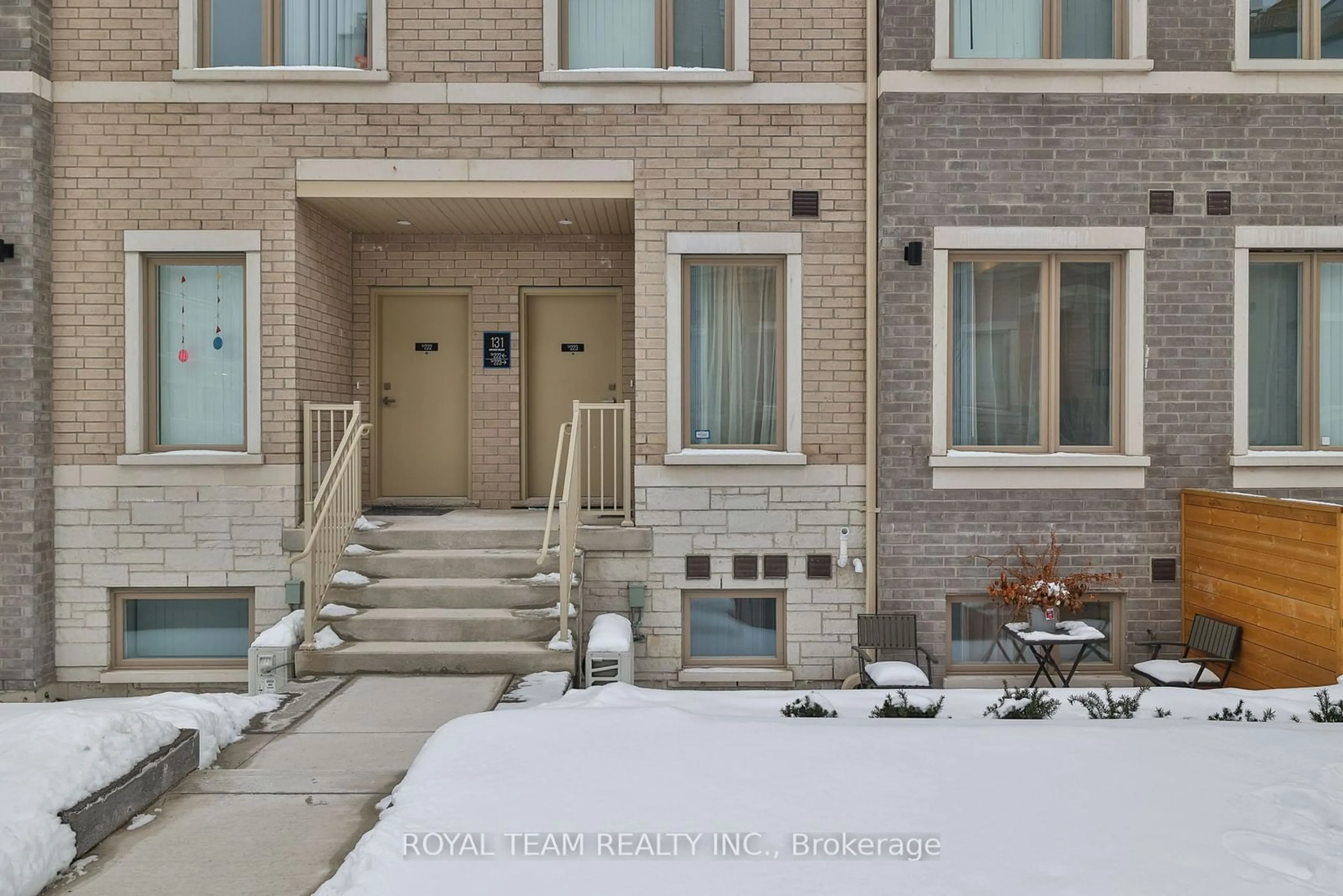 Indoor entryway for 131 Honeycrisp Cres #224, Vaughan Ontario L4K 0N7