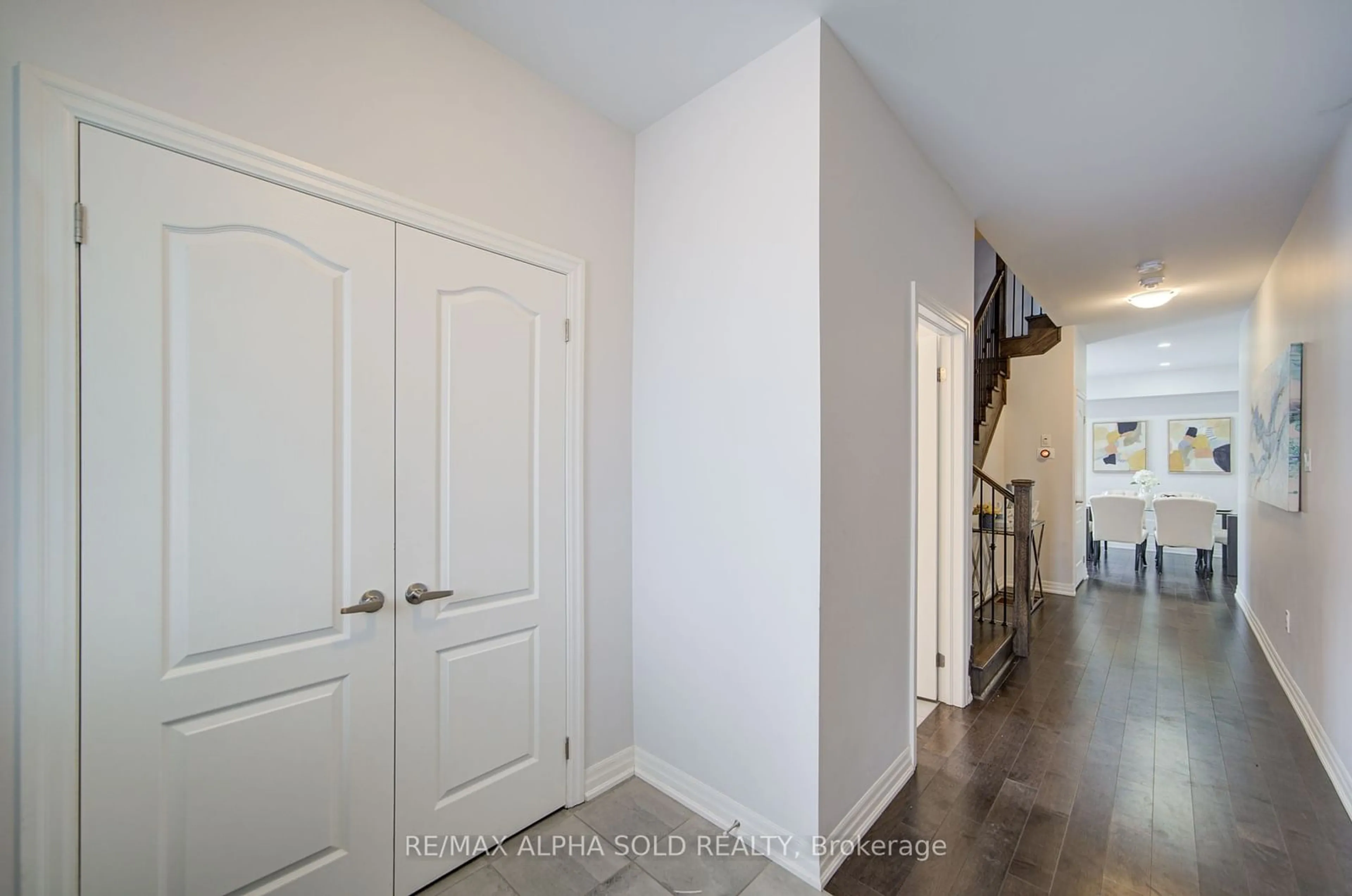 Indoor entryway for 39 Crofting Cres, Markham Ontario L6E 0W1