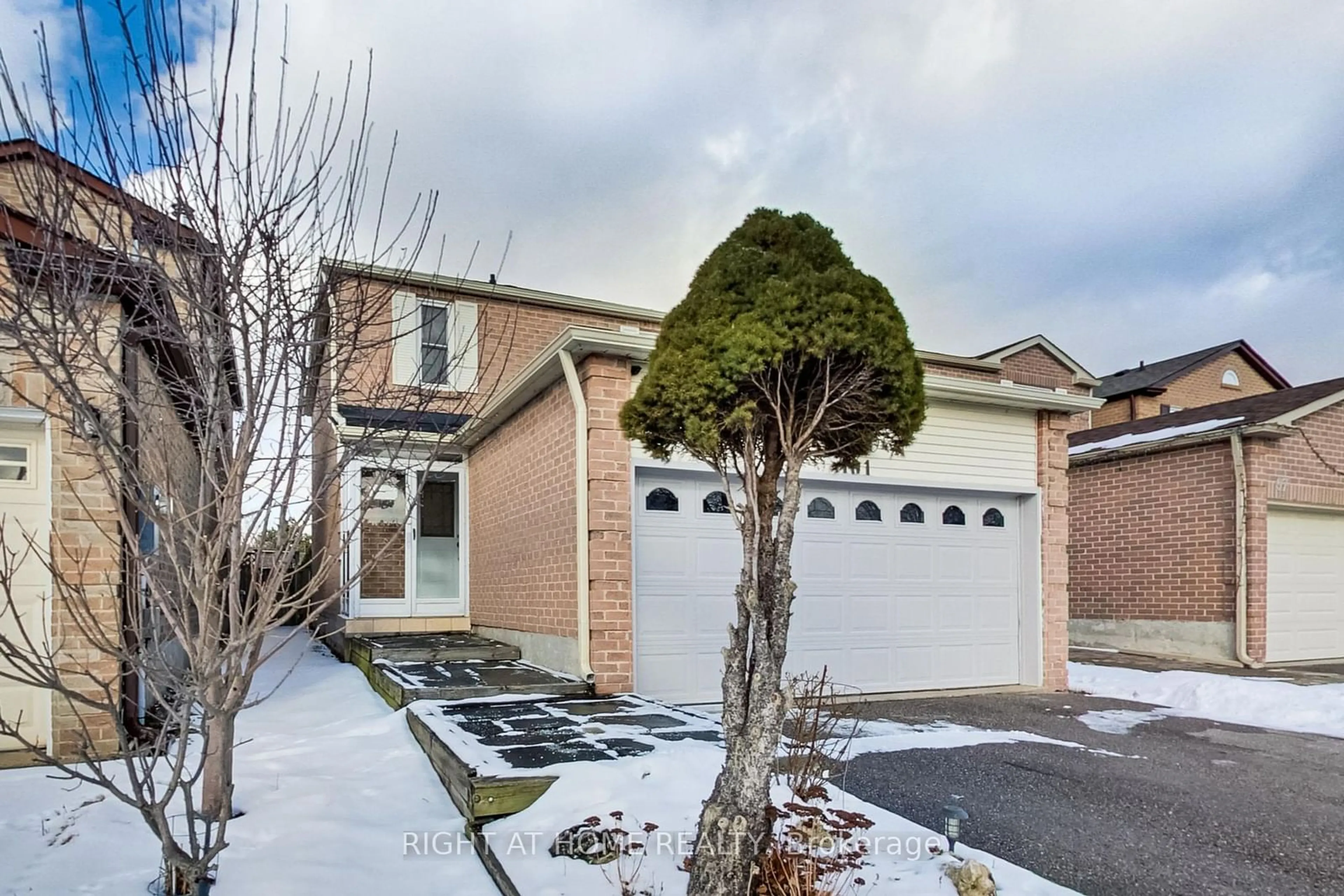 Unknown for 101 Bradbeer Cres, Vaughan Ontario L4J 5N2