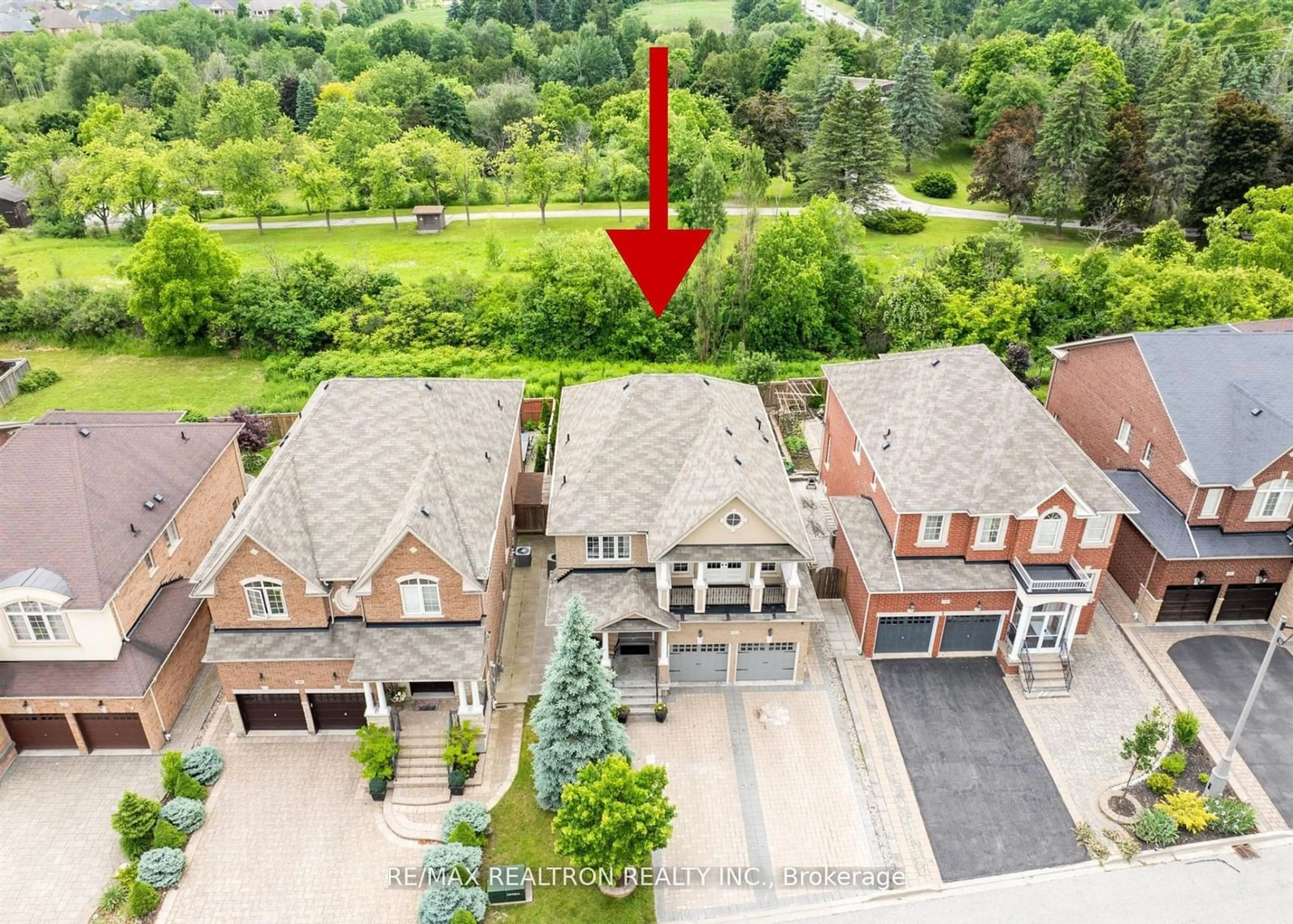 A pic from outside/outdoor area/front of a property/back of a property/a pic from drone, street for 52 Lady Angela Lane, Vaughan Ontario L6A 4S7