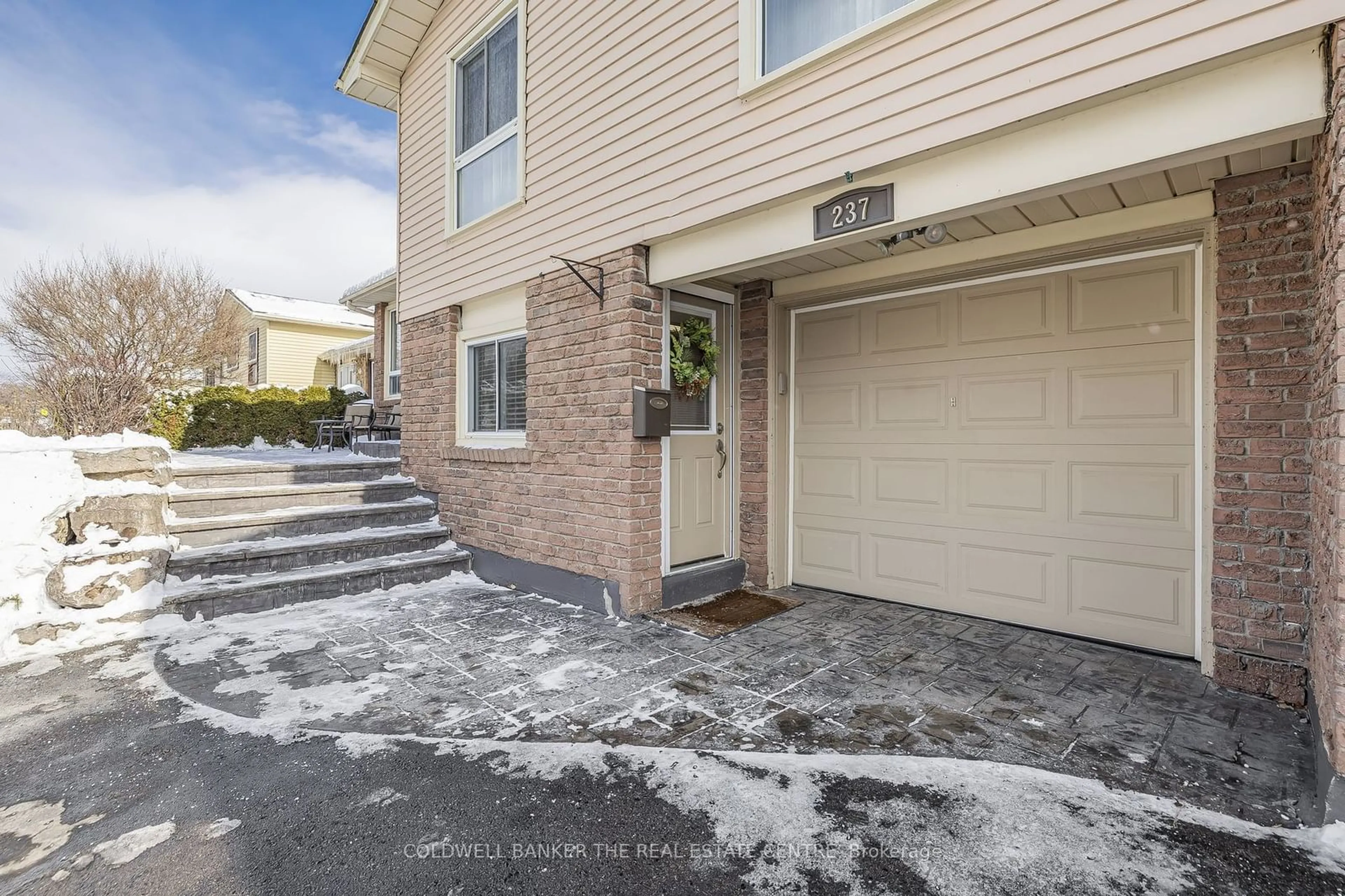 Unknown for 237 Patterson St, Newmarket Ontario L3Y 3L5