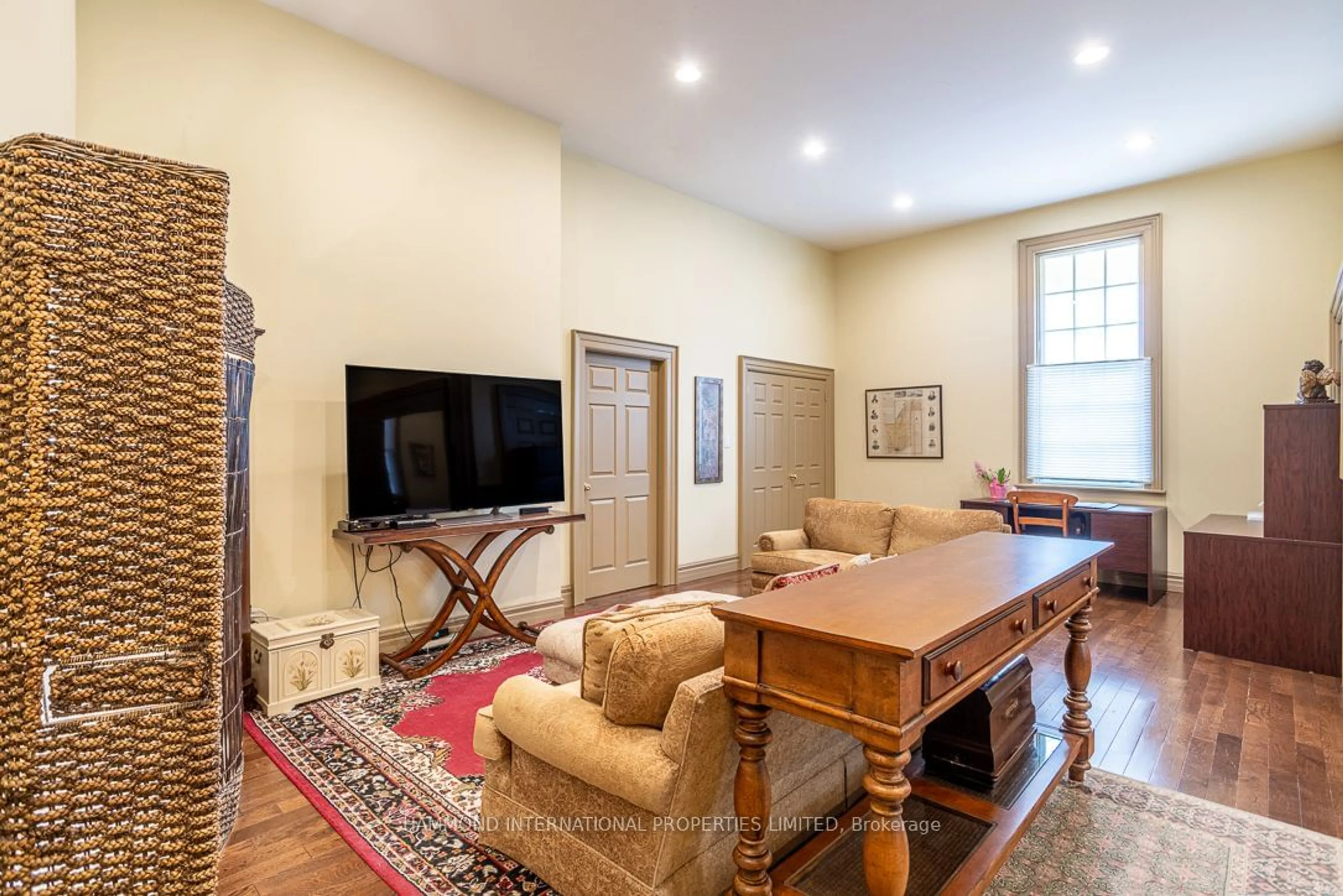 Home theater for 7788 Yonge St, Vaughan Ontario L4J 1W3