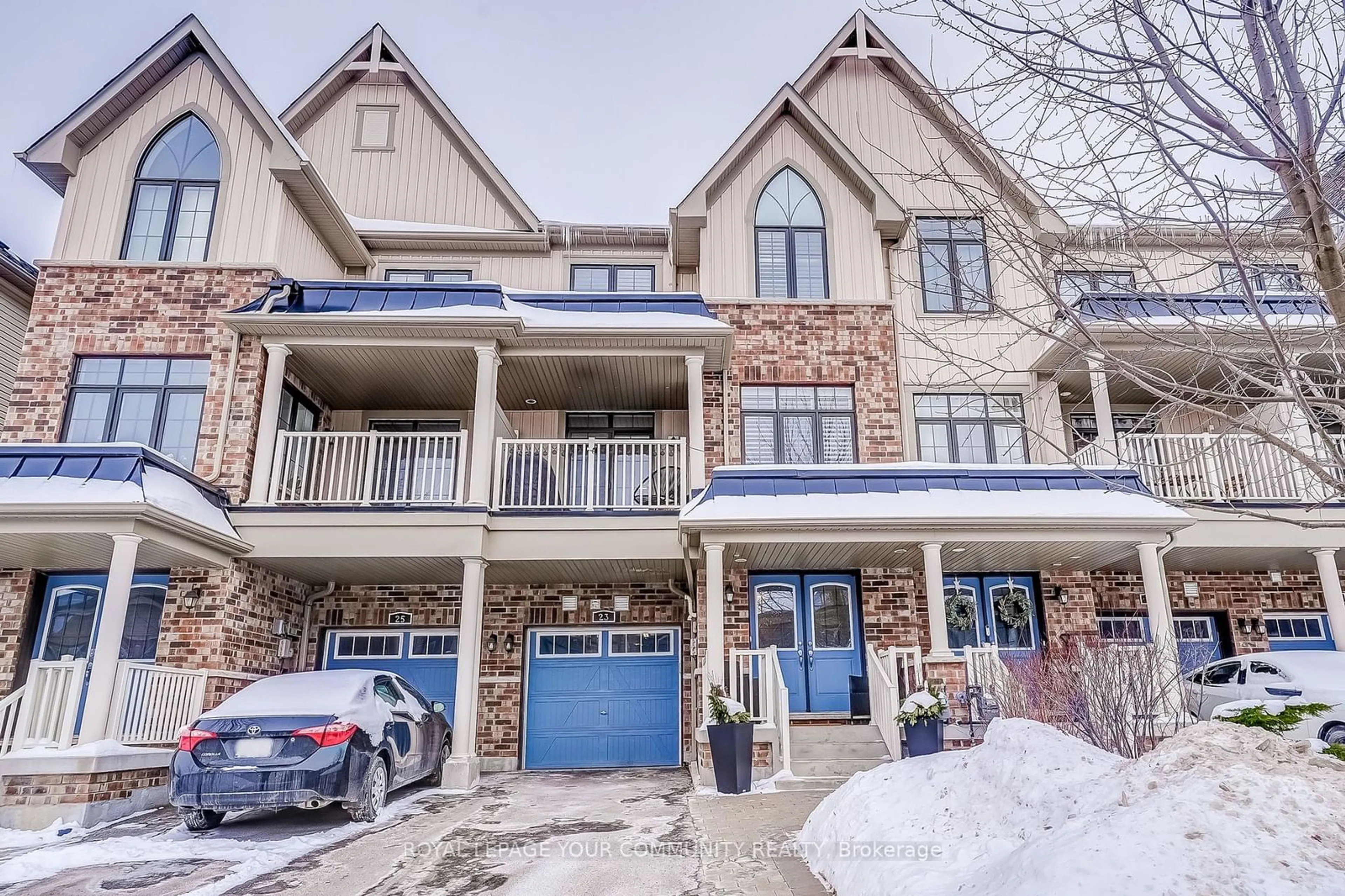 A pic from outside/outdoor area/front of a property/back of a property/a pic from drone, street for 23 Blackpool Lane, East Gwillimbury Ontario L0G 1R0