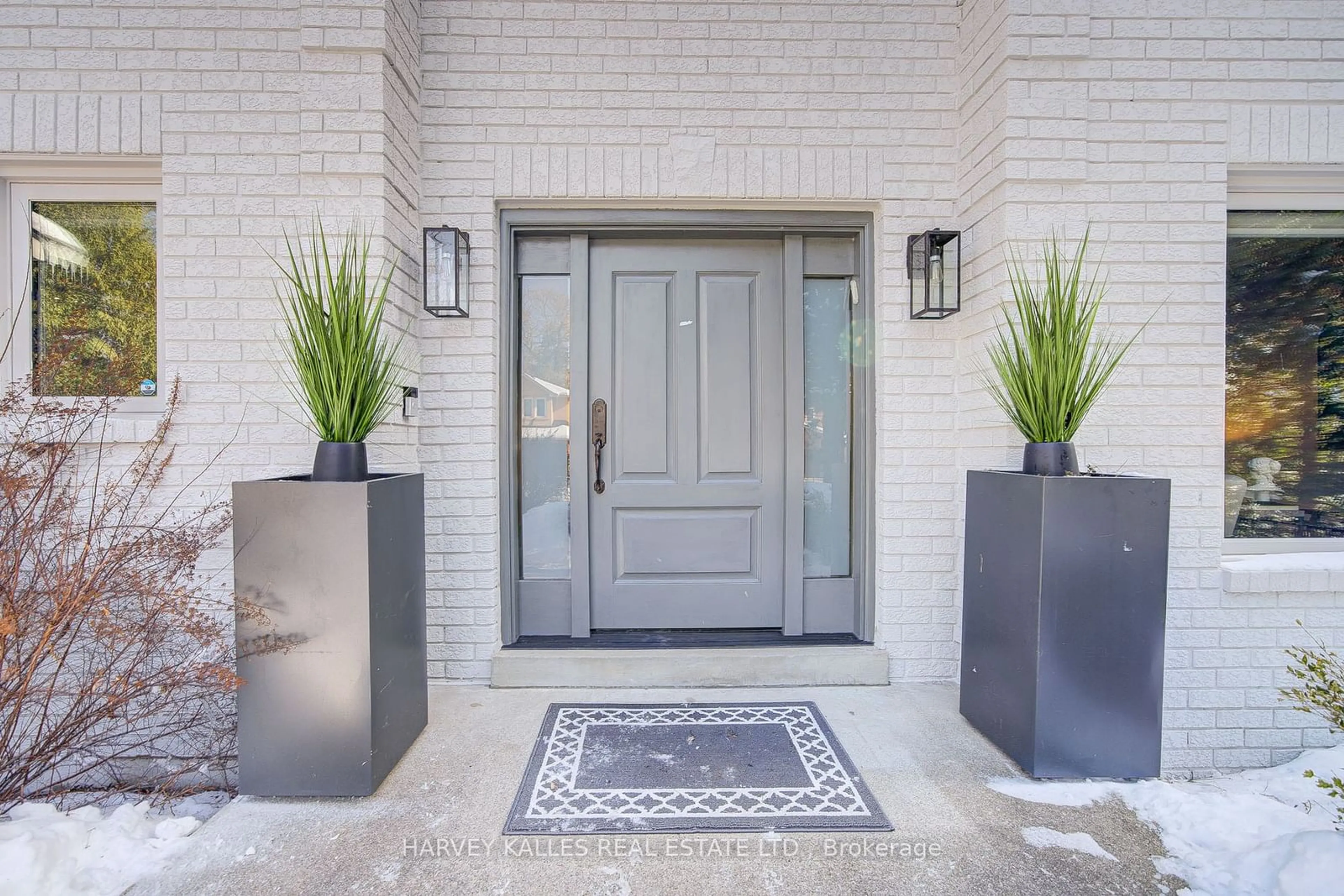 Indoor entryway for 33 Rosemary Ave, Richmond Hill Ontario L4E 3B1