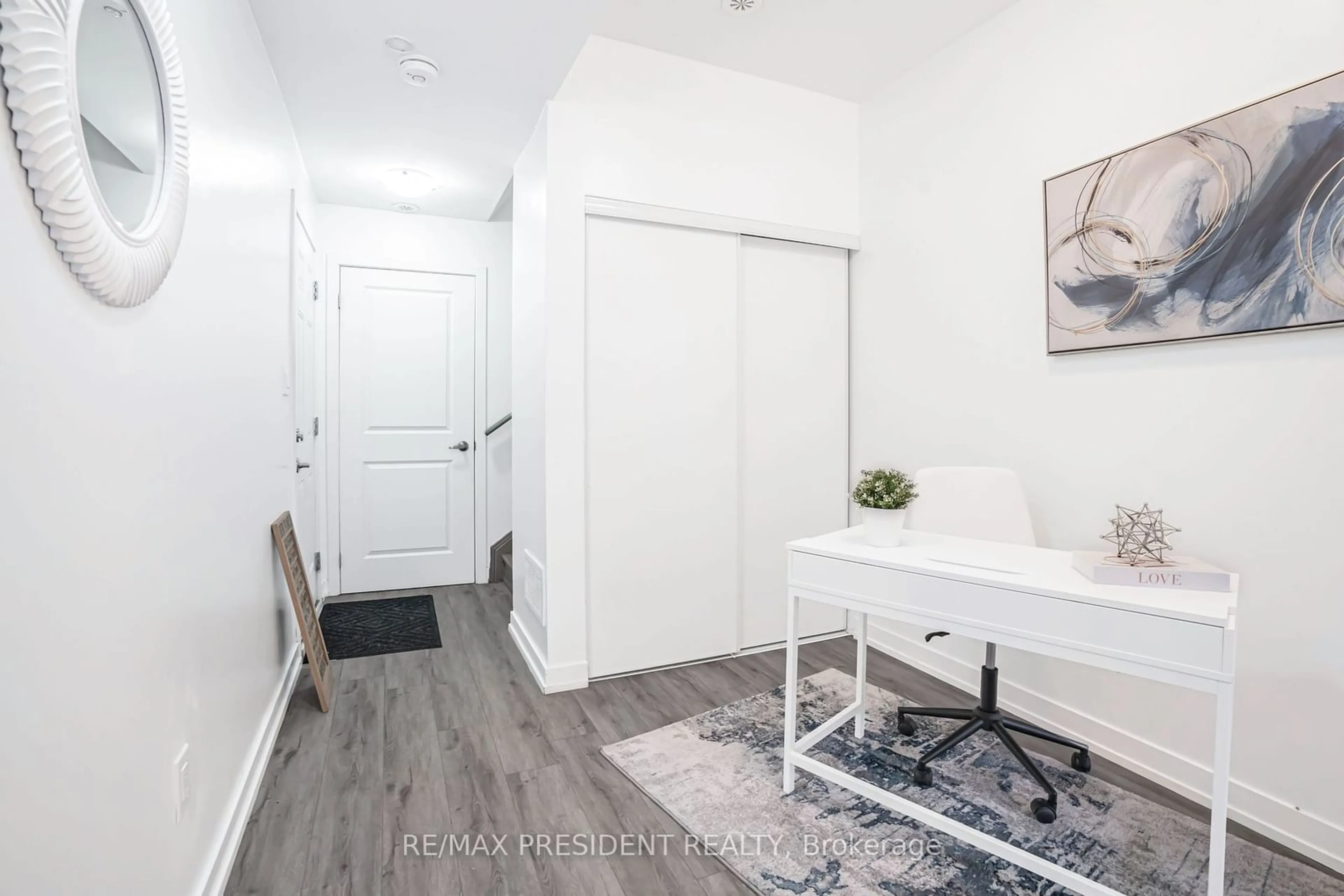 Indoor entryway for 281 Dalhousie St, Vaughan Ontario L4L 9S1