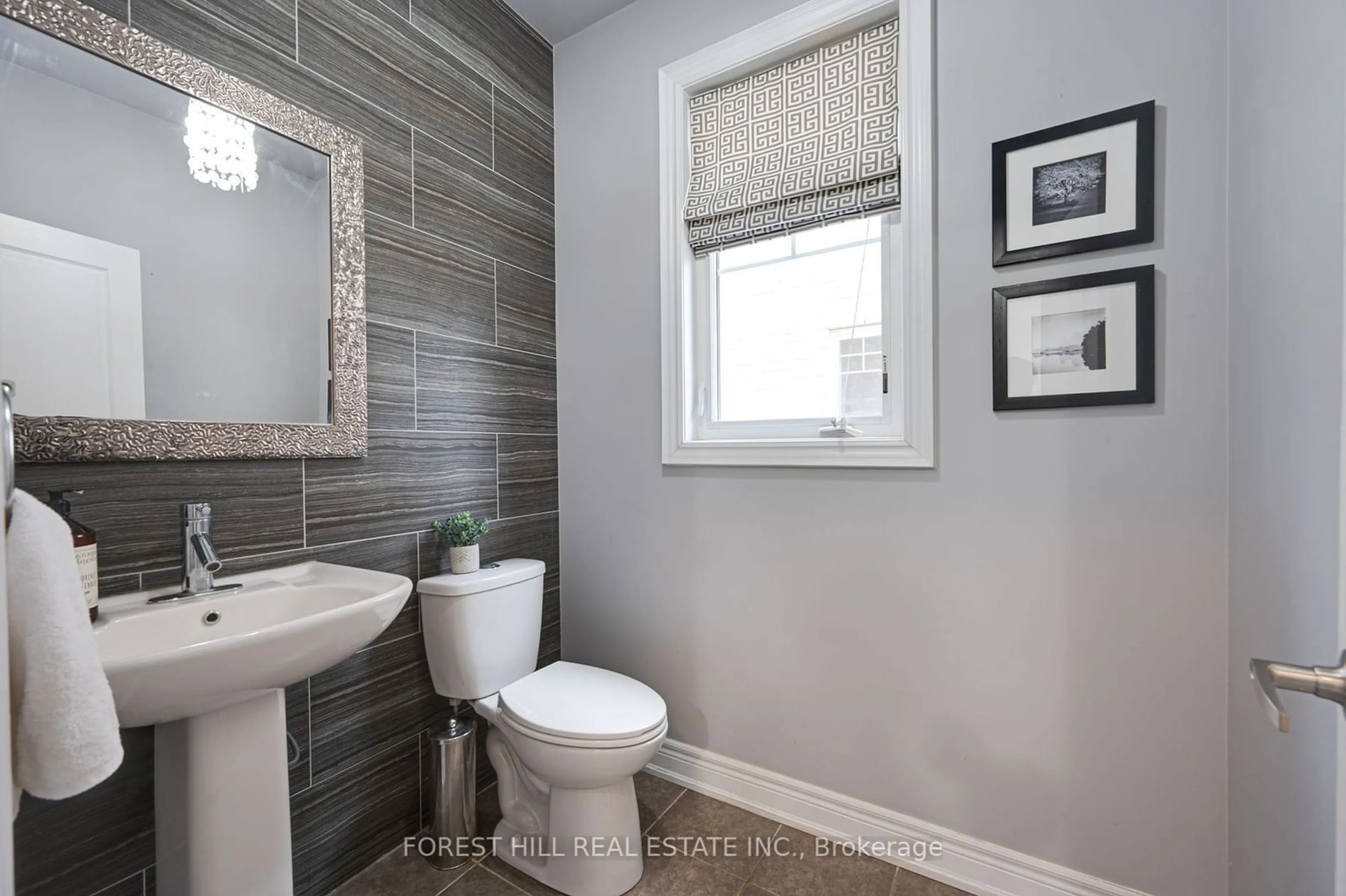 Contemporary bathroom, ceramic/tile floor for 25 West Coast Tr, King Ontario L0G 1N0