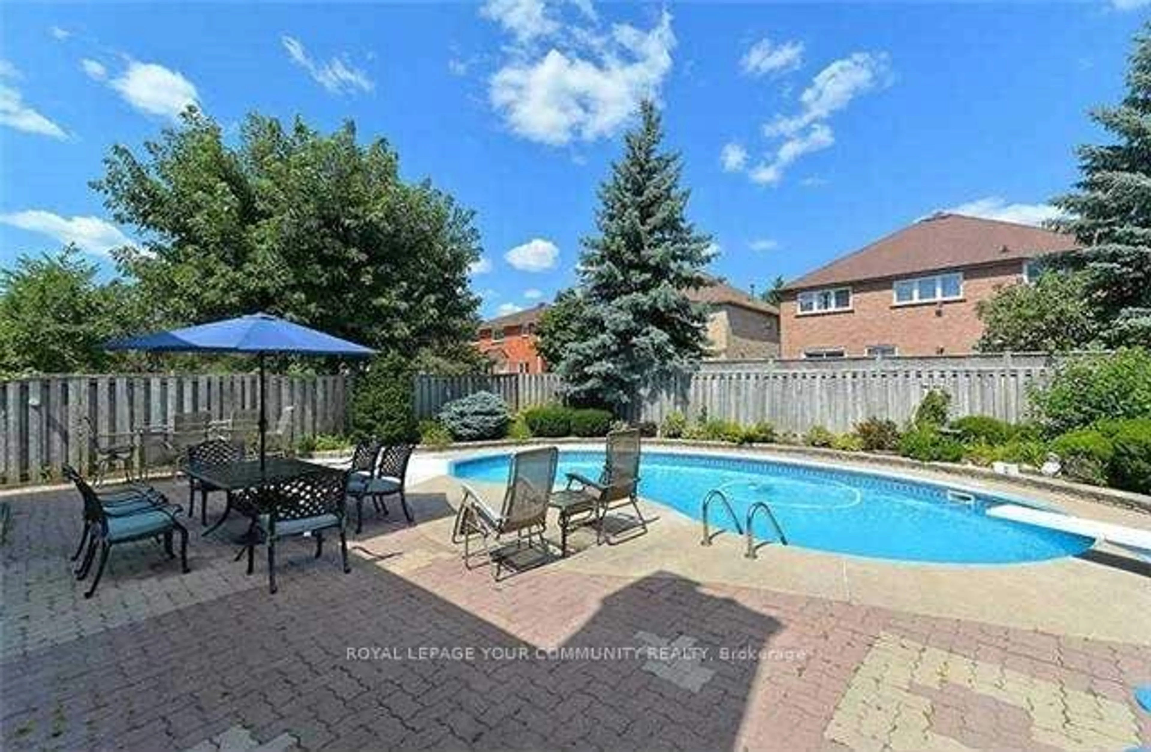 Pool for 34 Beasley Dr, Richmond Hill Ontario L4C 7Z5