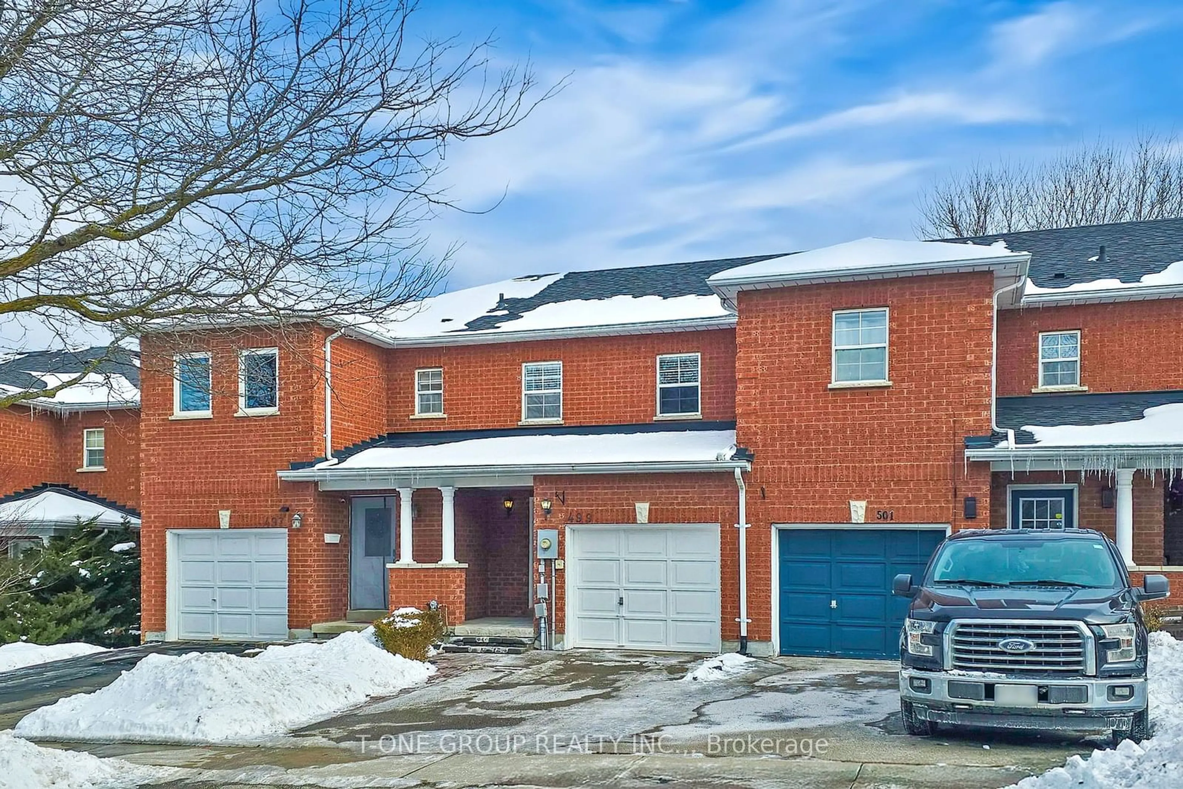 Home with brick exterior material, street for 499 Ainsworth Dr, Newmarket Ontario L3Y 8R6