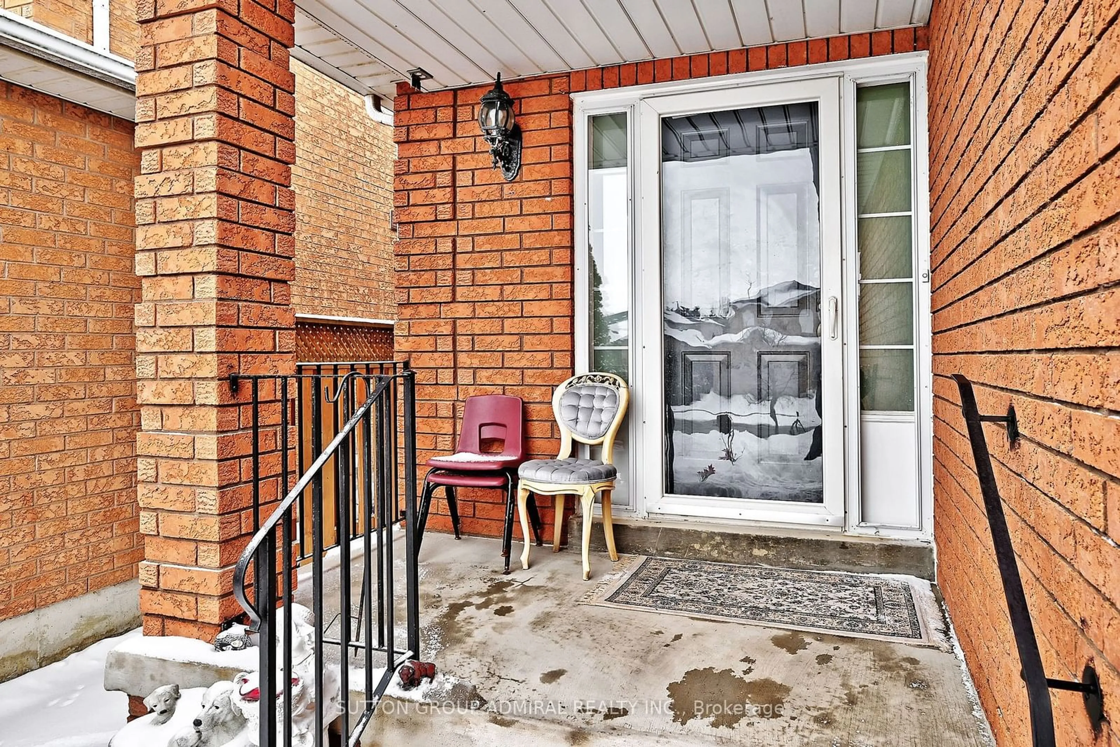 Indoor entryway for 152 Colombo Acre, Vaughan Ontario L6A 2T8