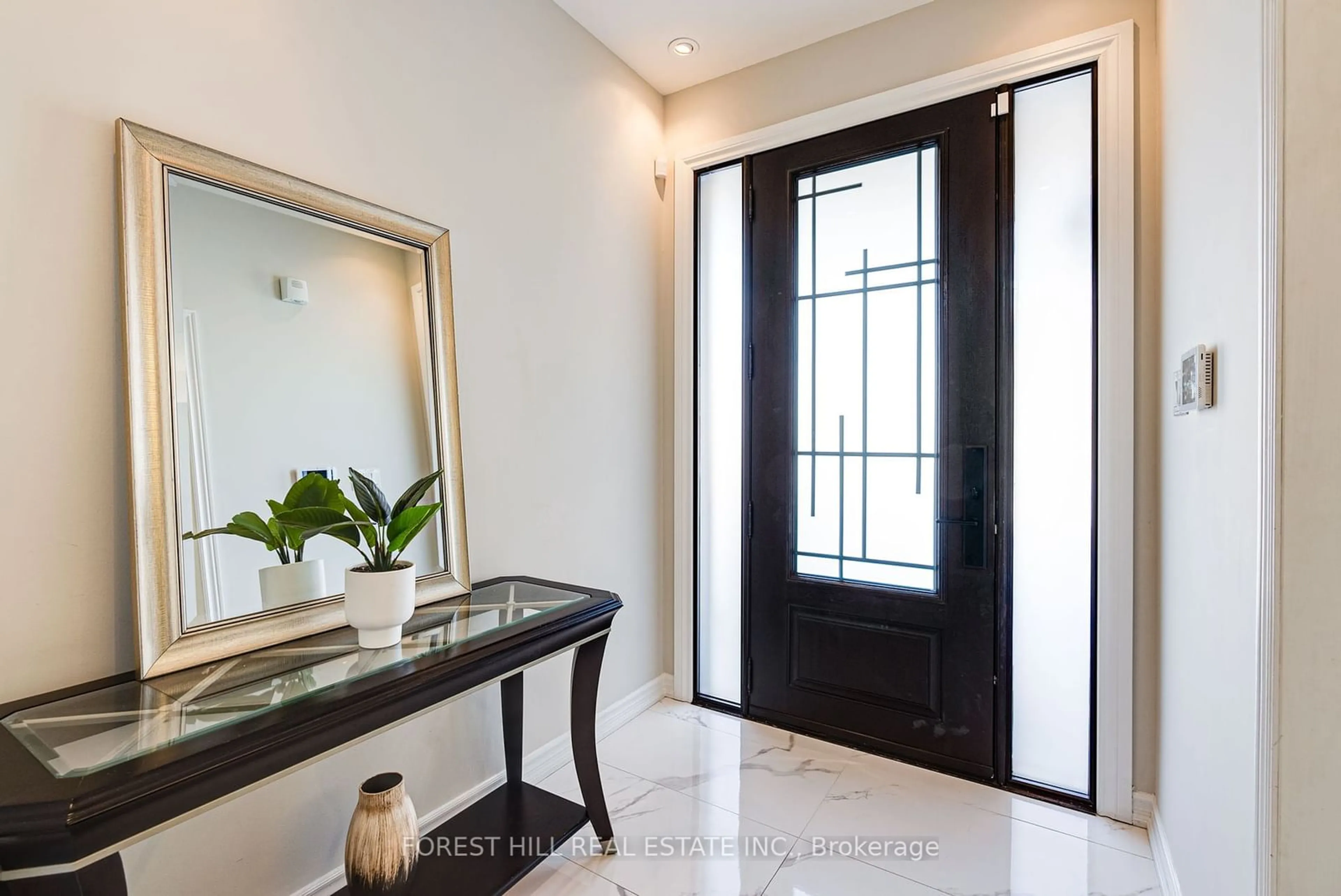 Indoor entryway for 11 Hendel Dr, Vaughan Ontario L4J 9H5