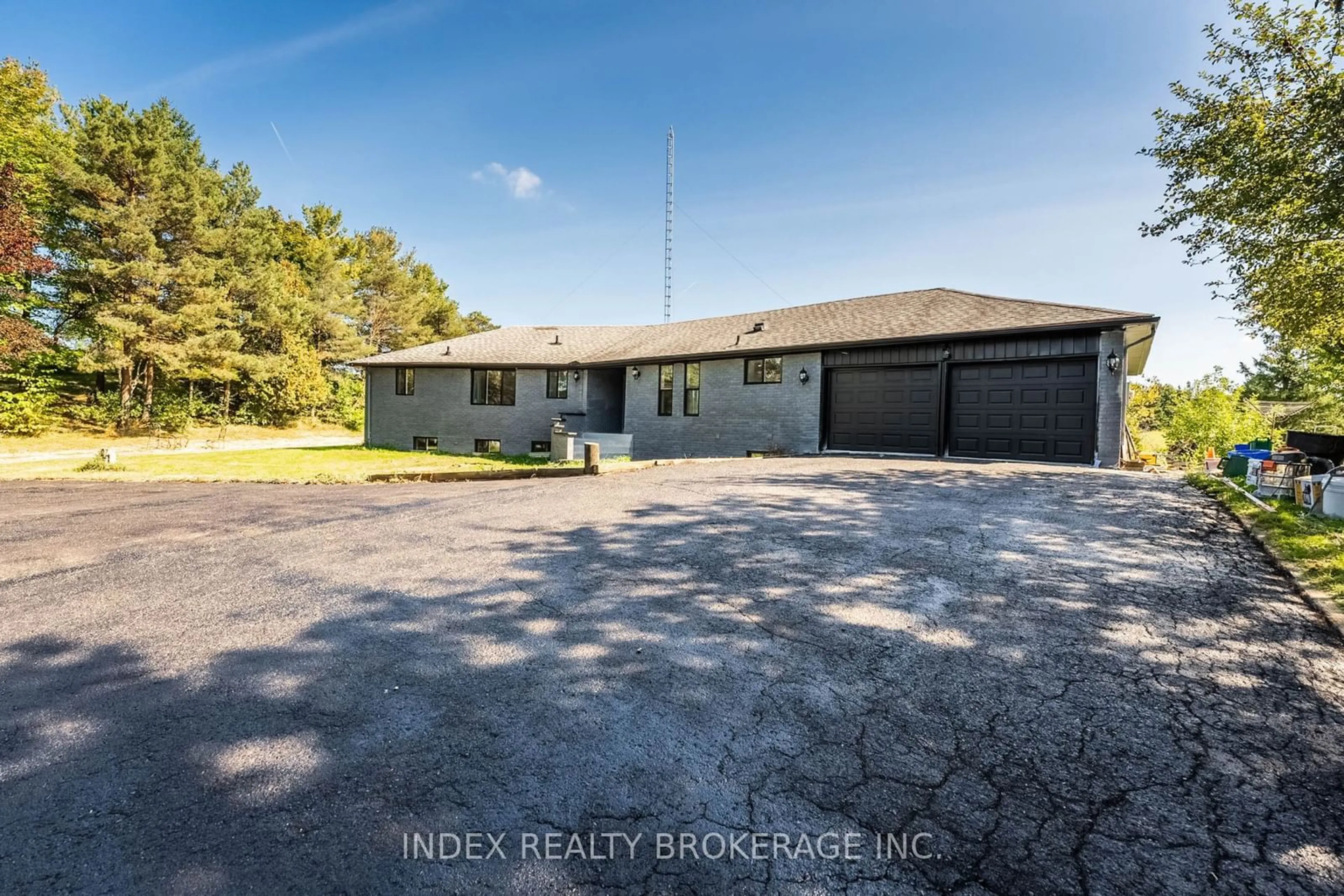 A pic from outside/outdoor area/front of a property/back of a property/a pic from drone, building for 15295 11TH CONCESSION, King Ontario L0G 1T0