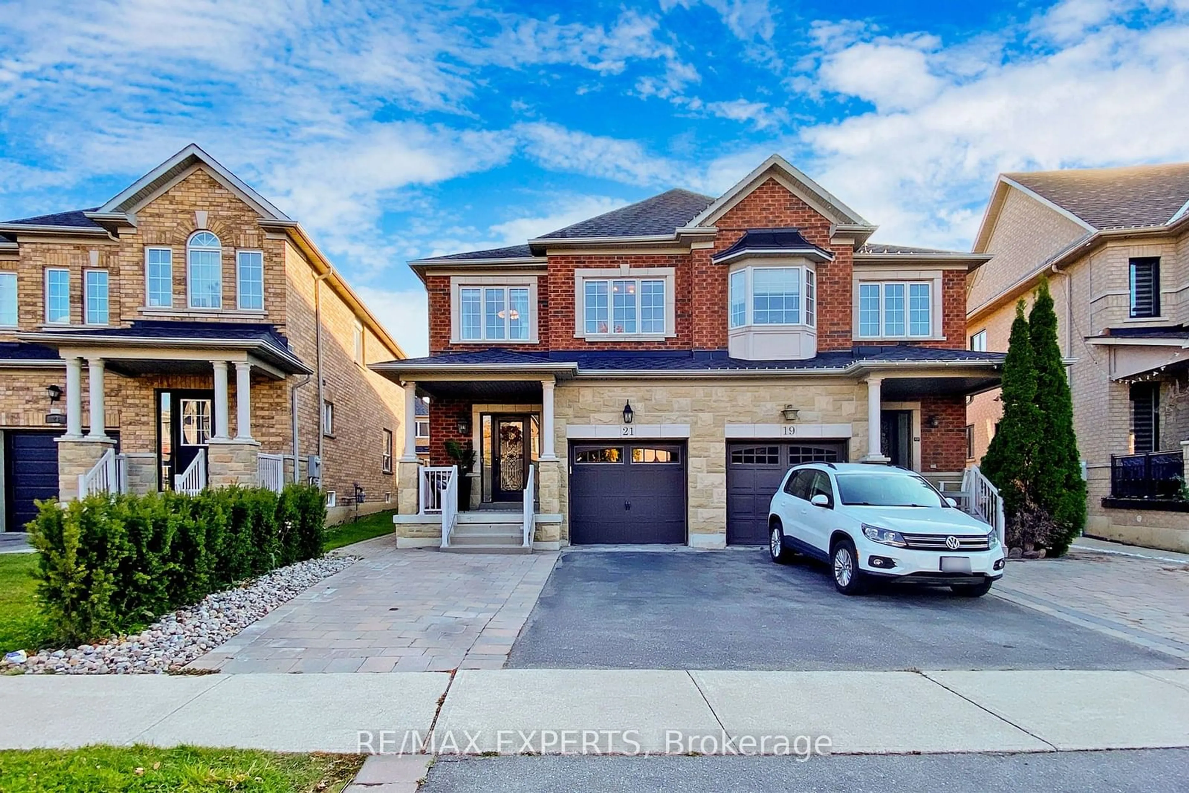 Home with brick exterior material, street for 21 Twin Hills Cres, Vaughan Ontario L4H 0G5