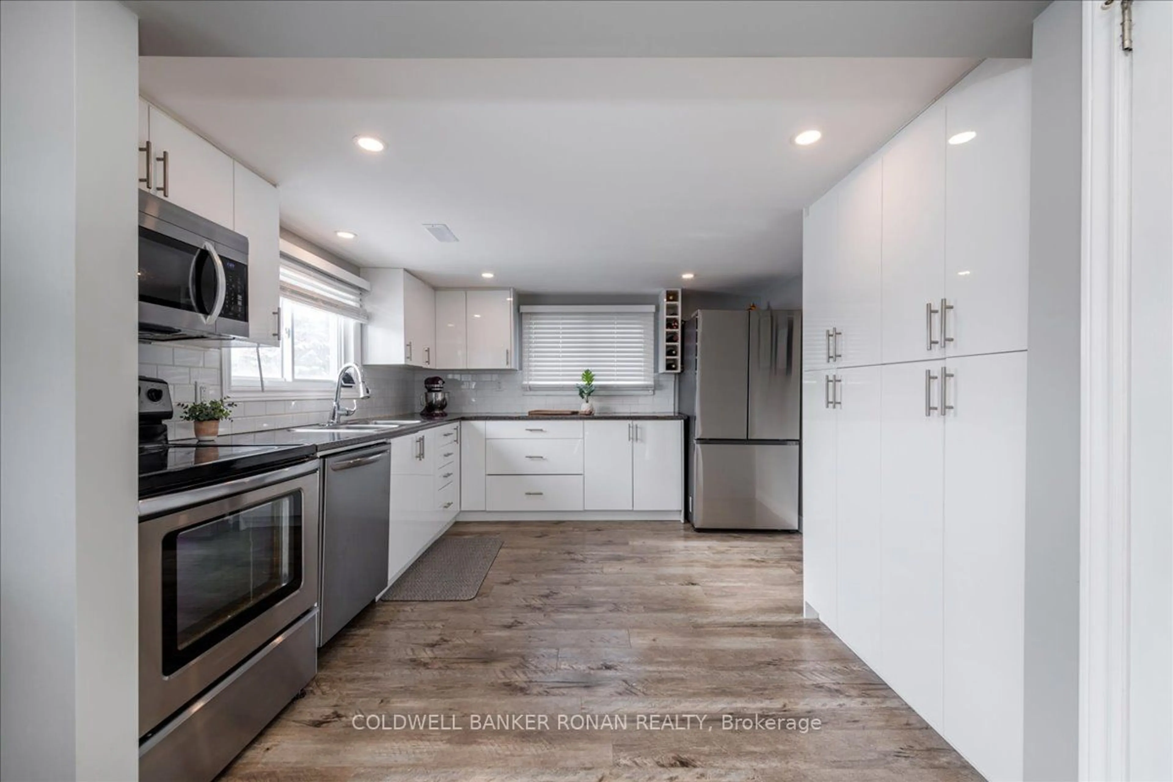 Contemporary kitchen, unknown for 363 Mill St, Essa Ontario L3W 0E2